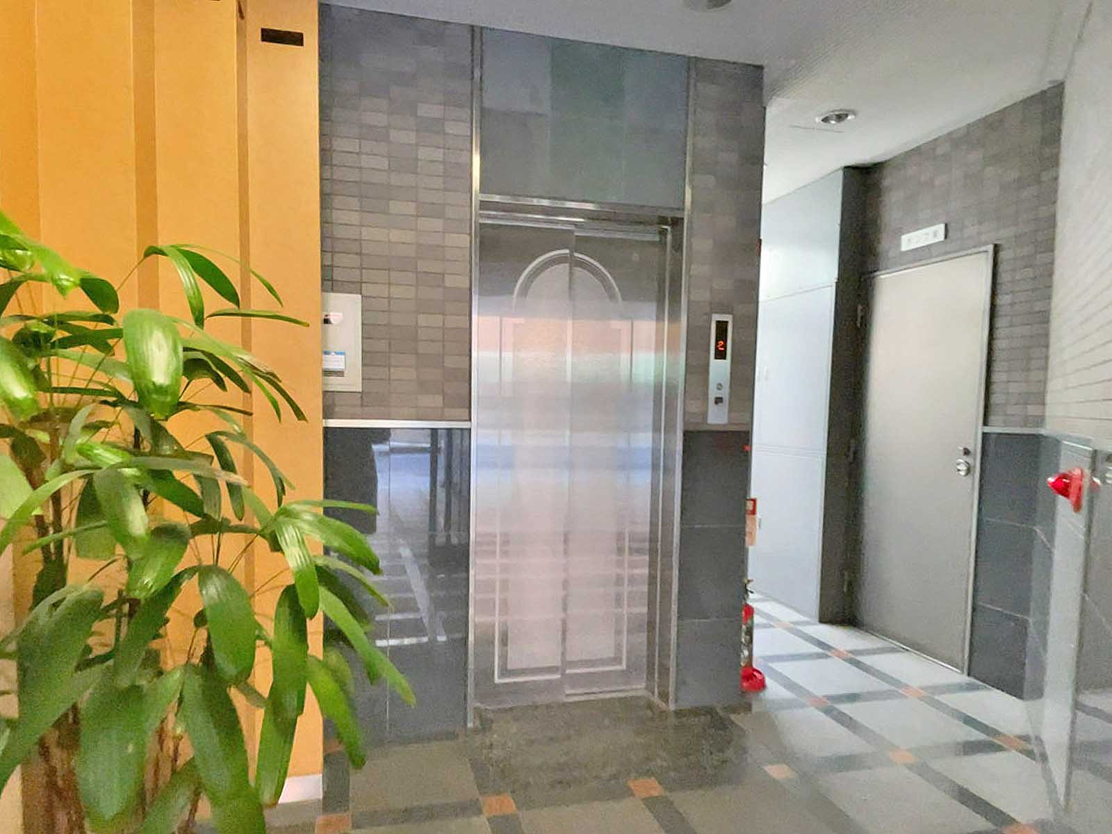 エレベーター(1基)