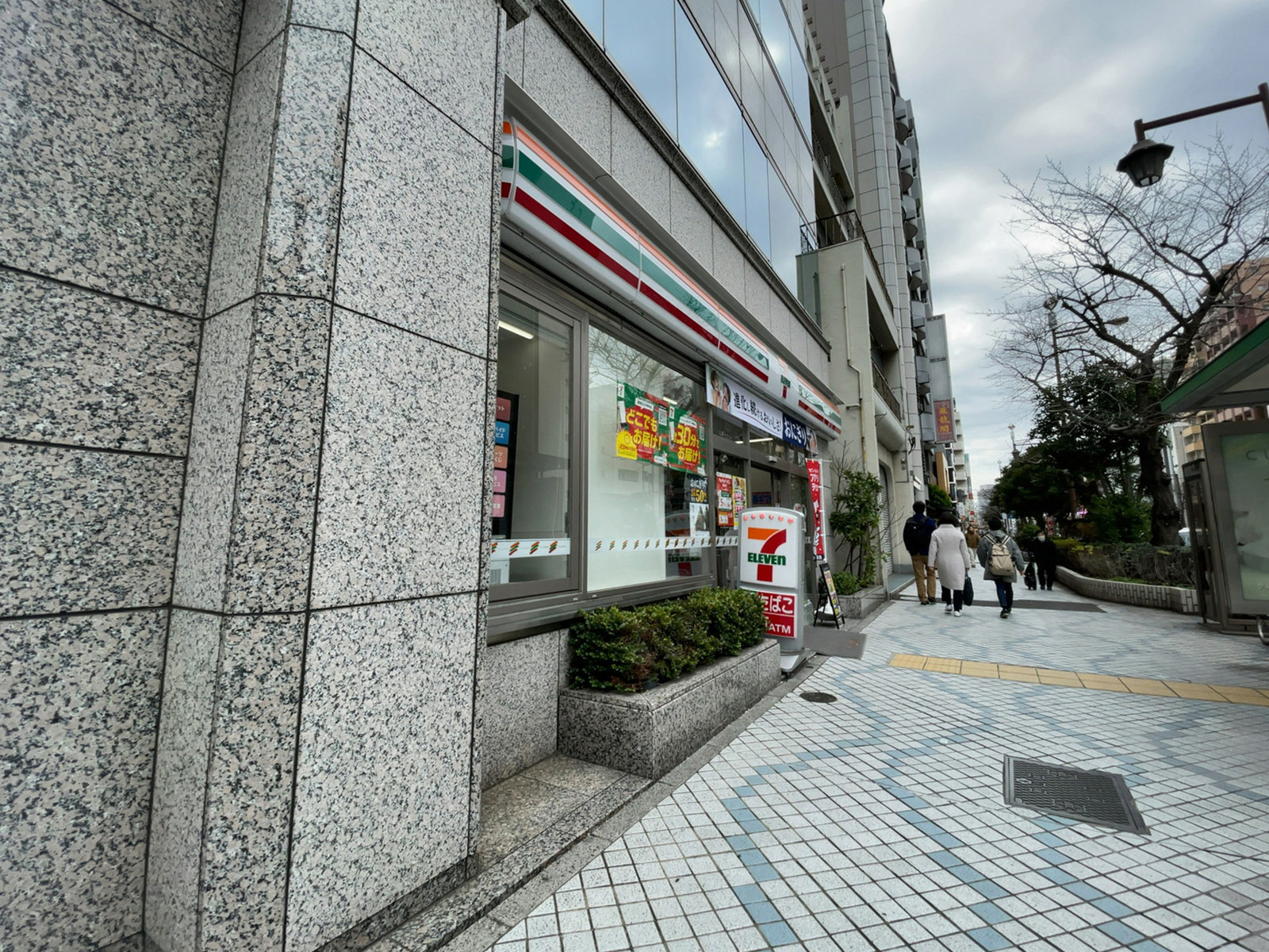 1階のセブンイレブン 門前仲町駅西店