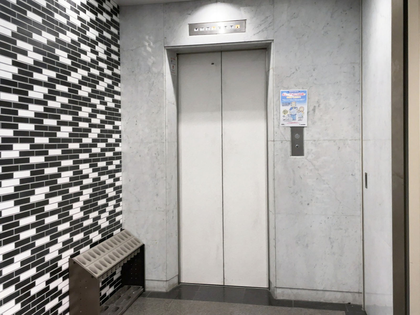 エレベーター(1基)