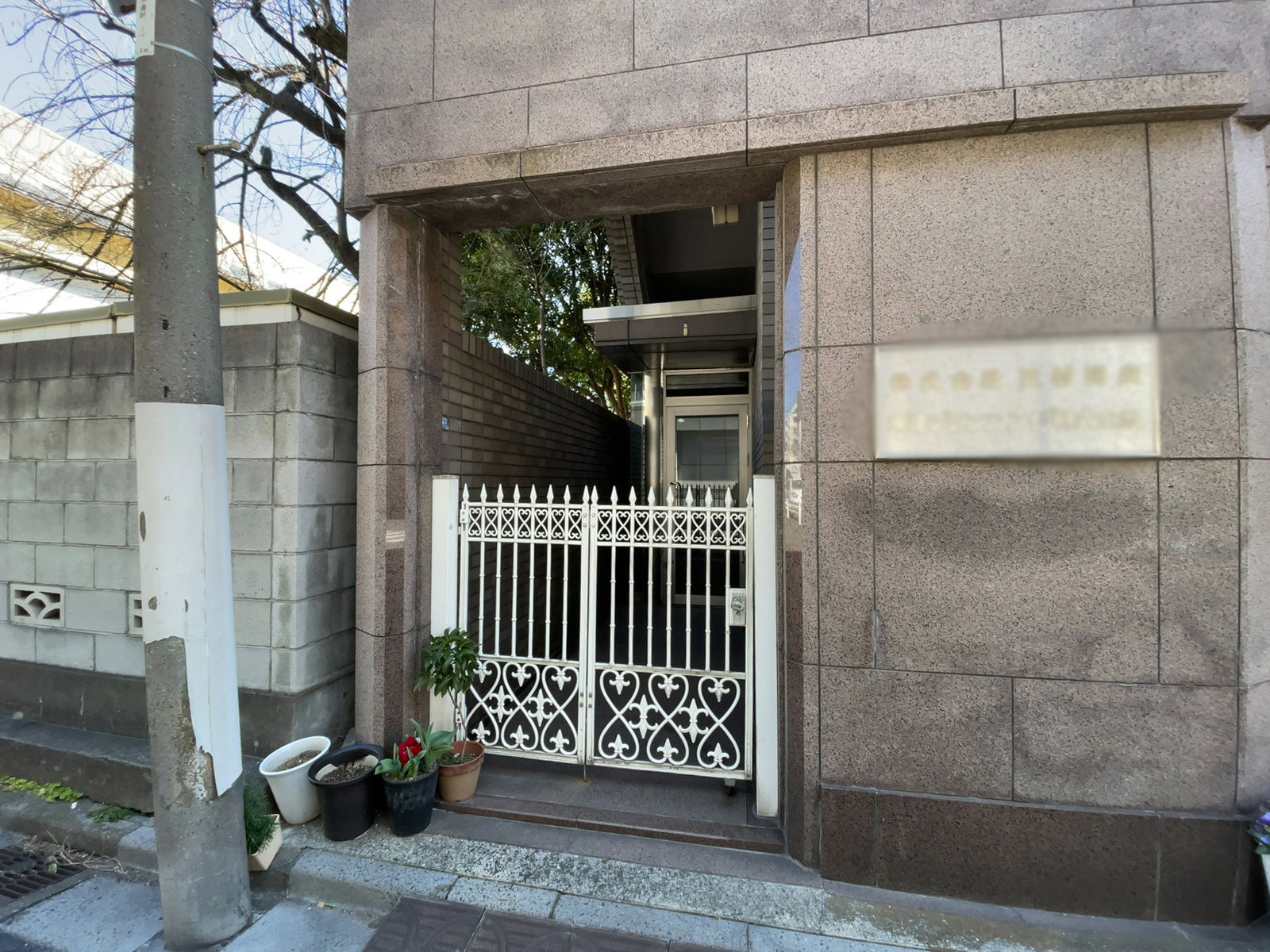 オフィスビル出入口