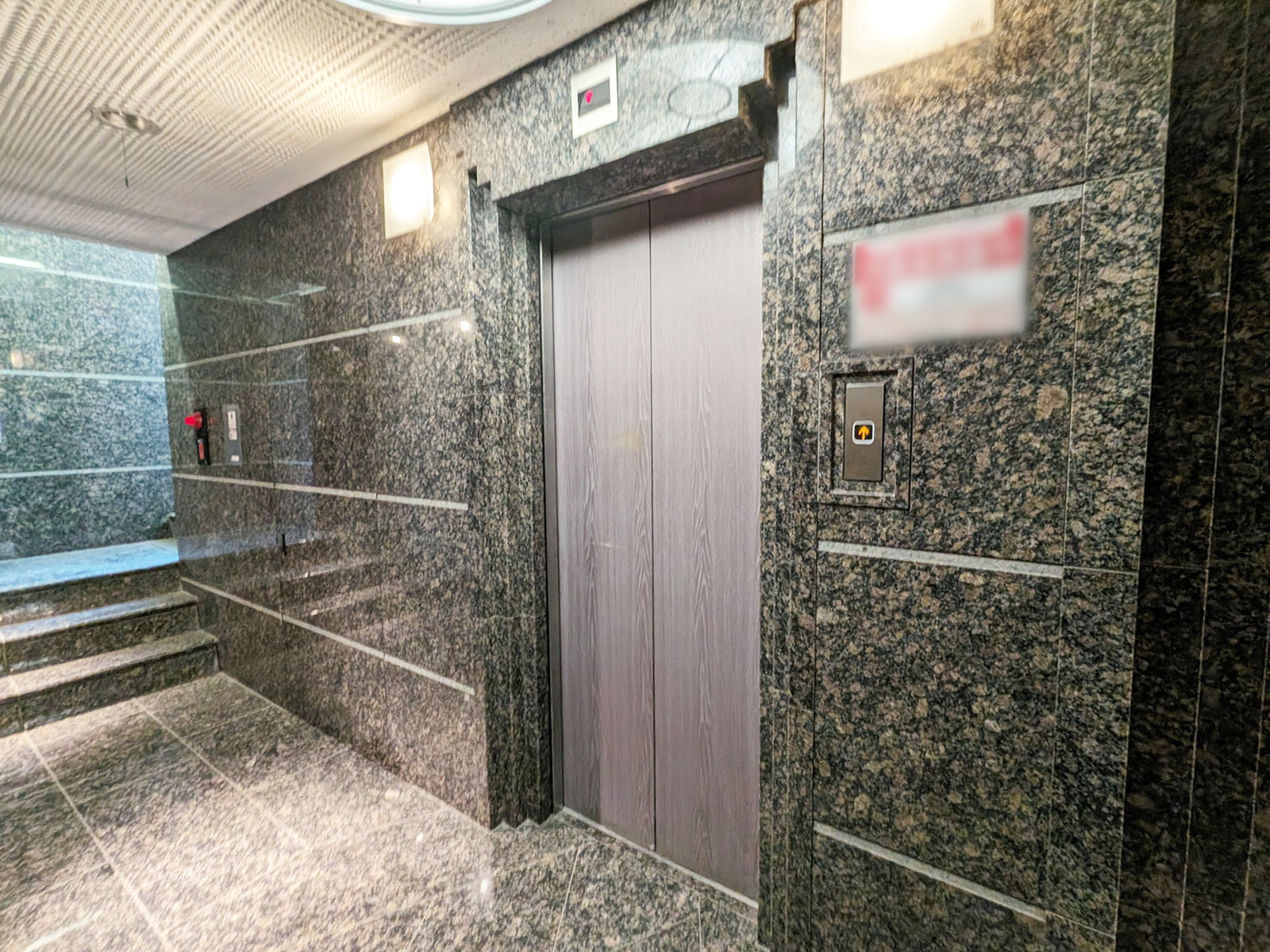 エレベーター(1基)