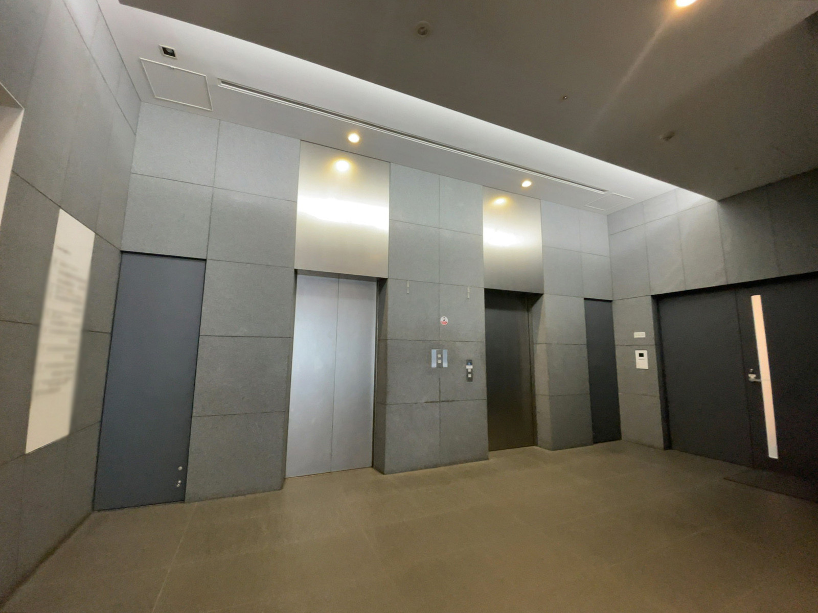 エレベーター(2基)