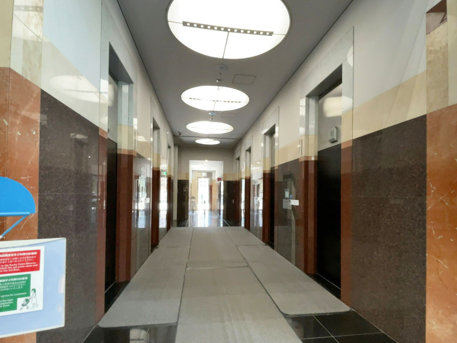 エレベーターホール