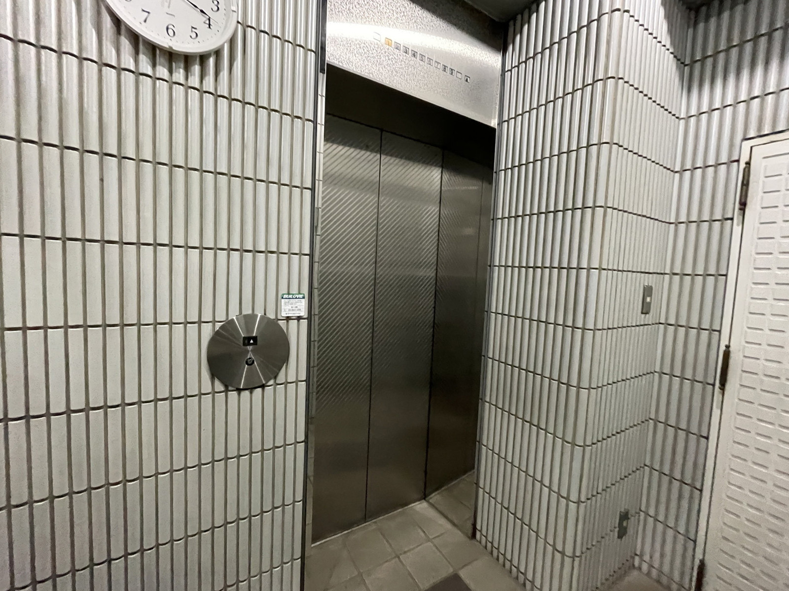 エレベーター(1基)