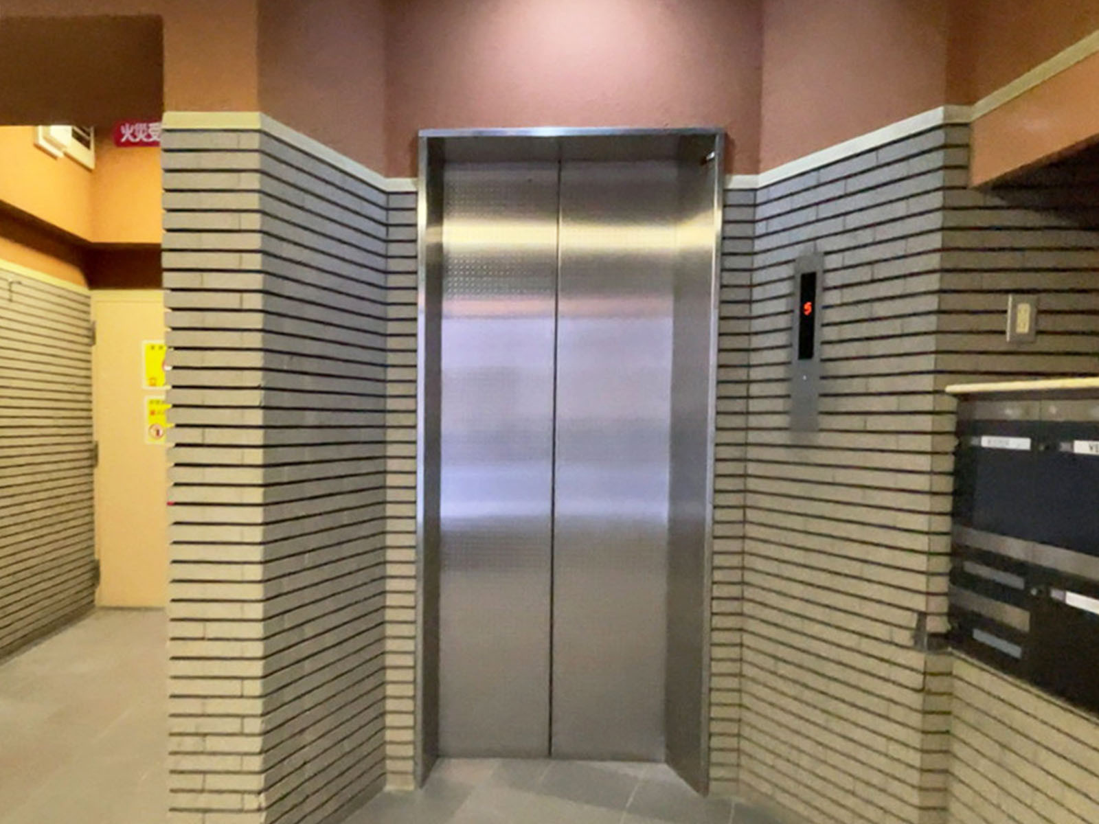 エレベーター