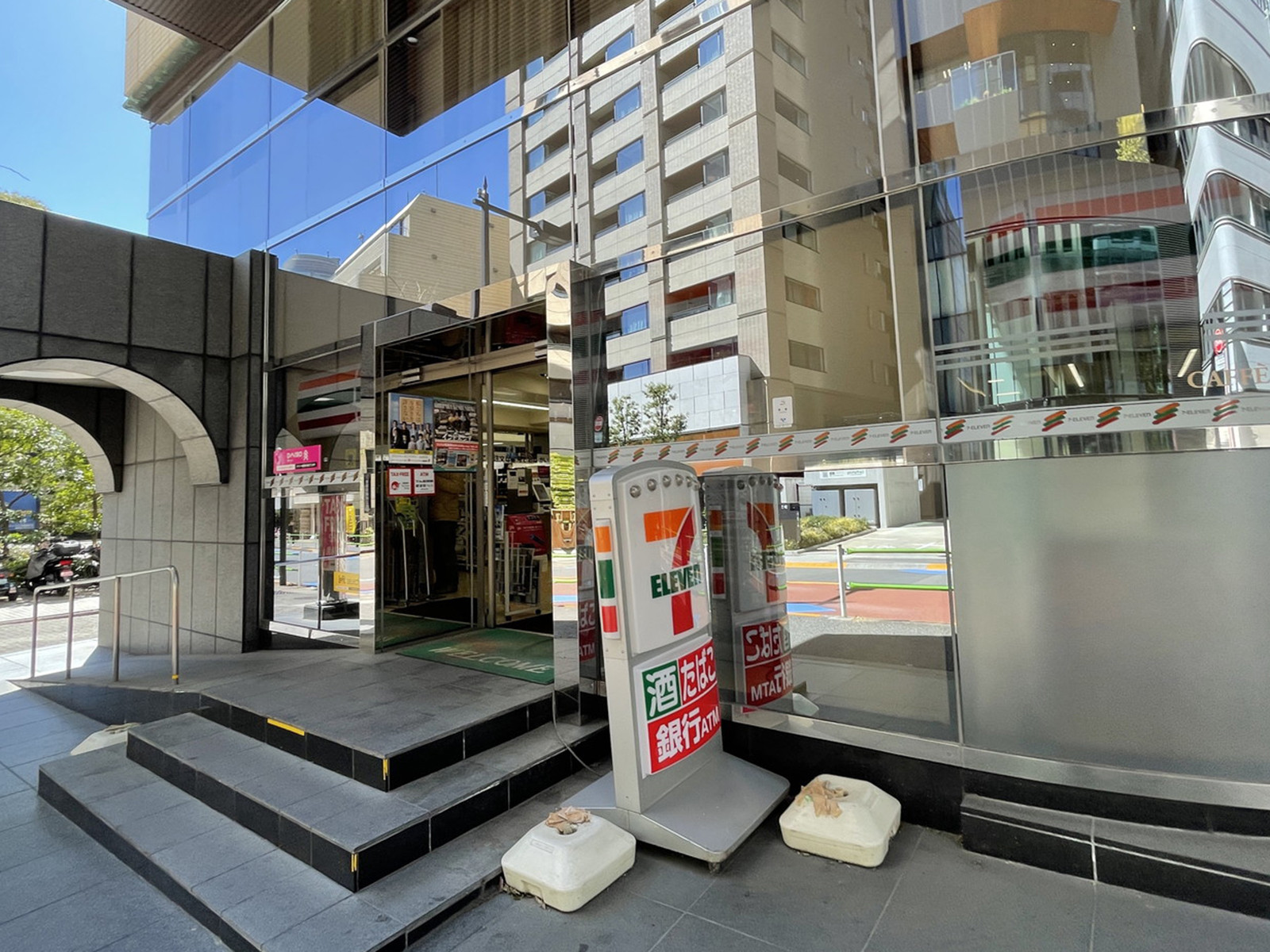 1階のセブンイレブン虎ノ門4丁目店