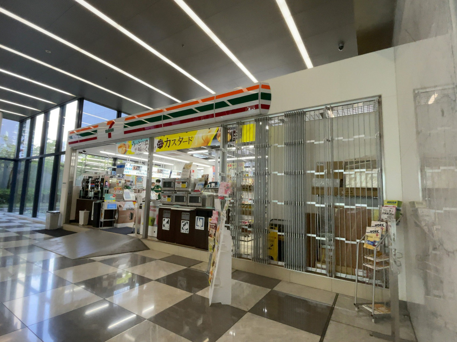 1階のセブンイレブン 7FS芝浦スクエアビル店