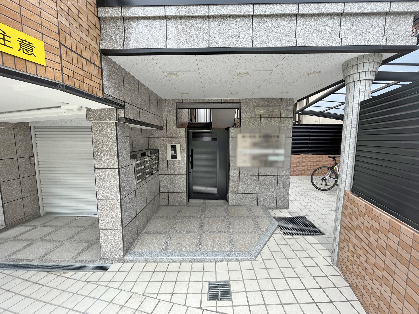 建物出入り口