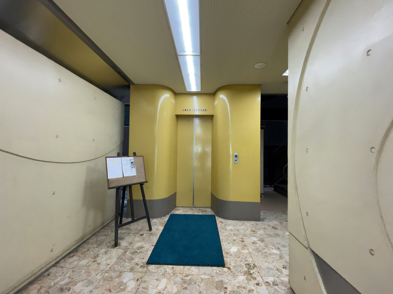 エレベーター(1基)