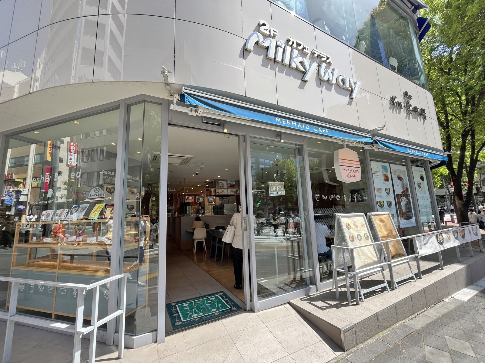1階の飲食店
