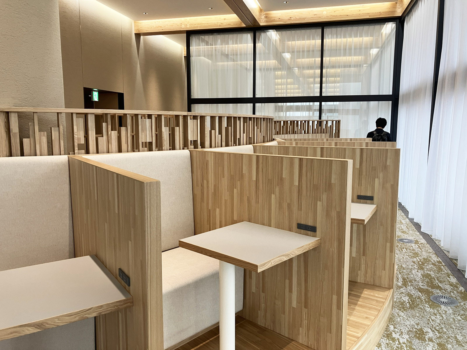 ラウンジ