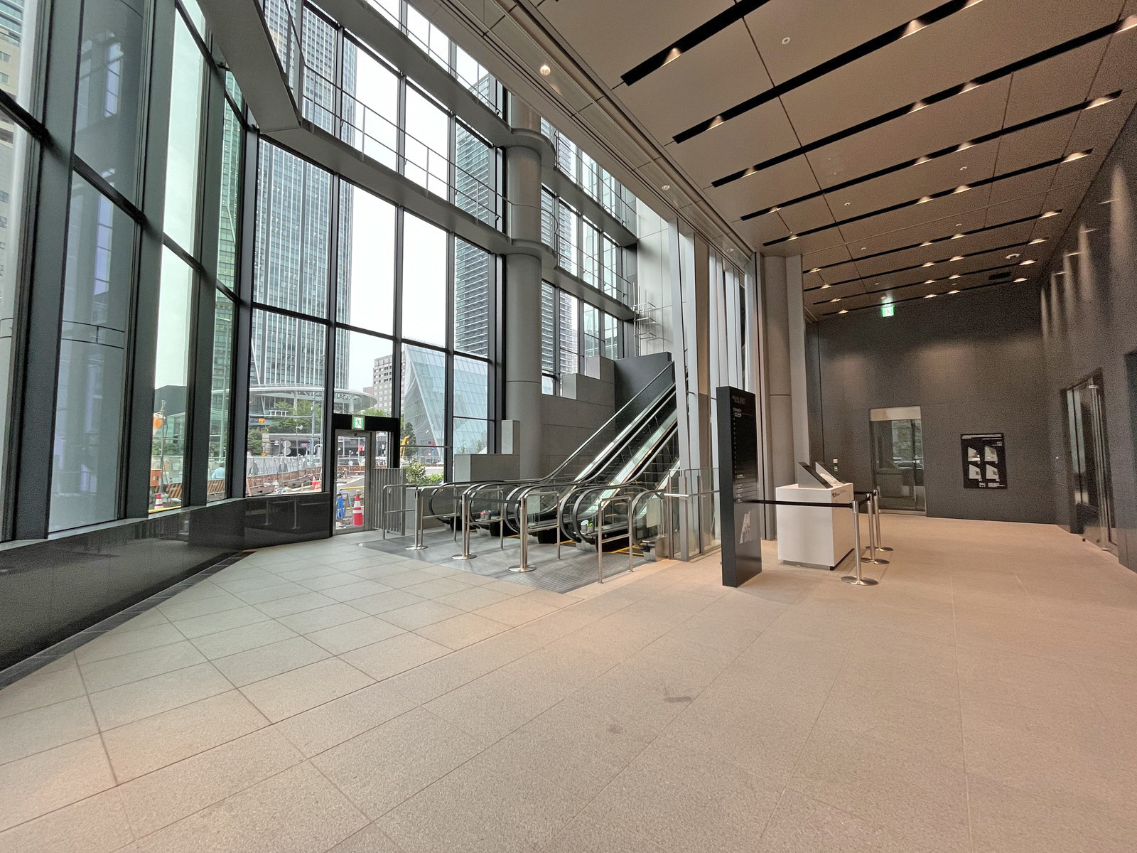 エントランスホール