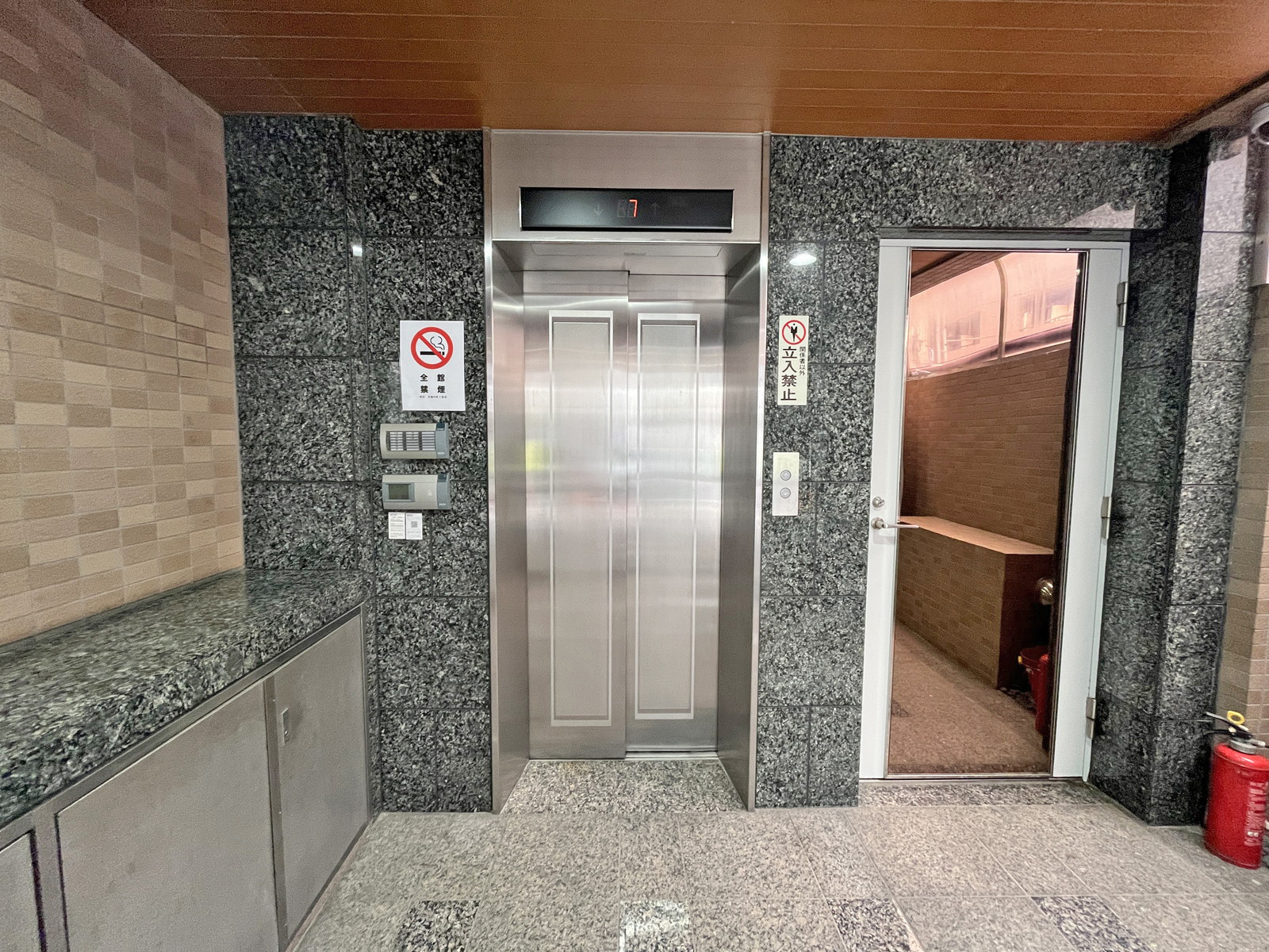 エレベーター