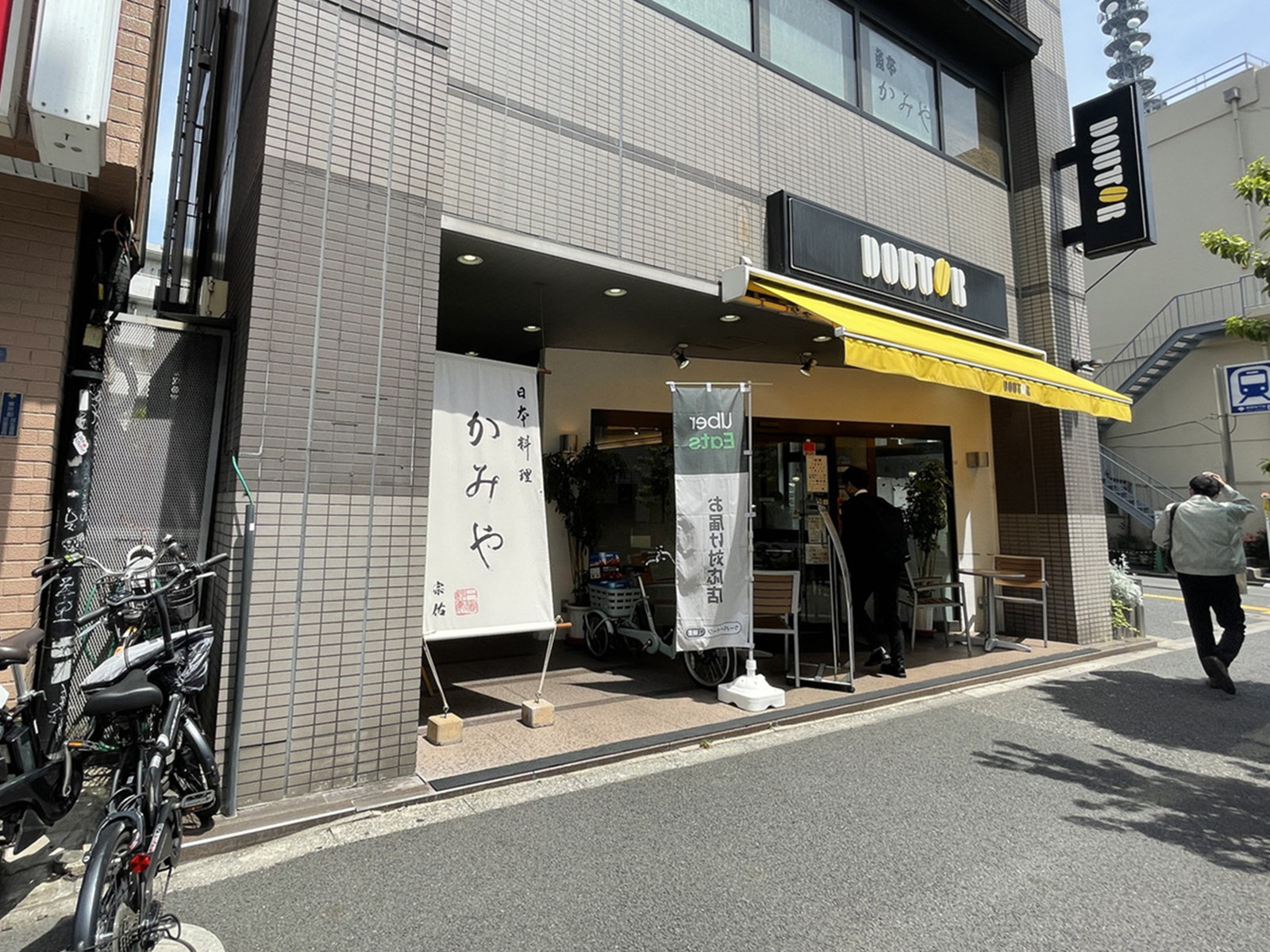 1階のドトールコーヒーショップ曙橋店