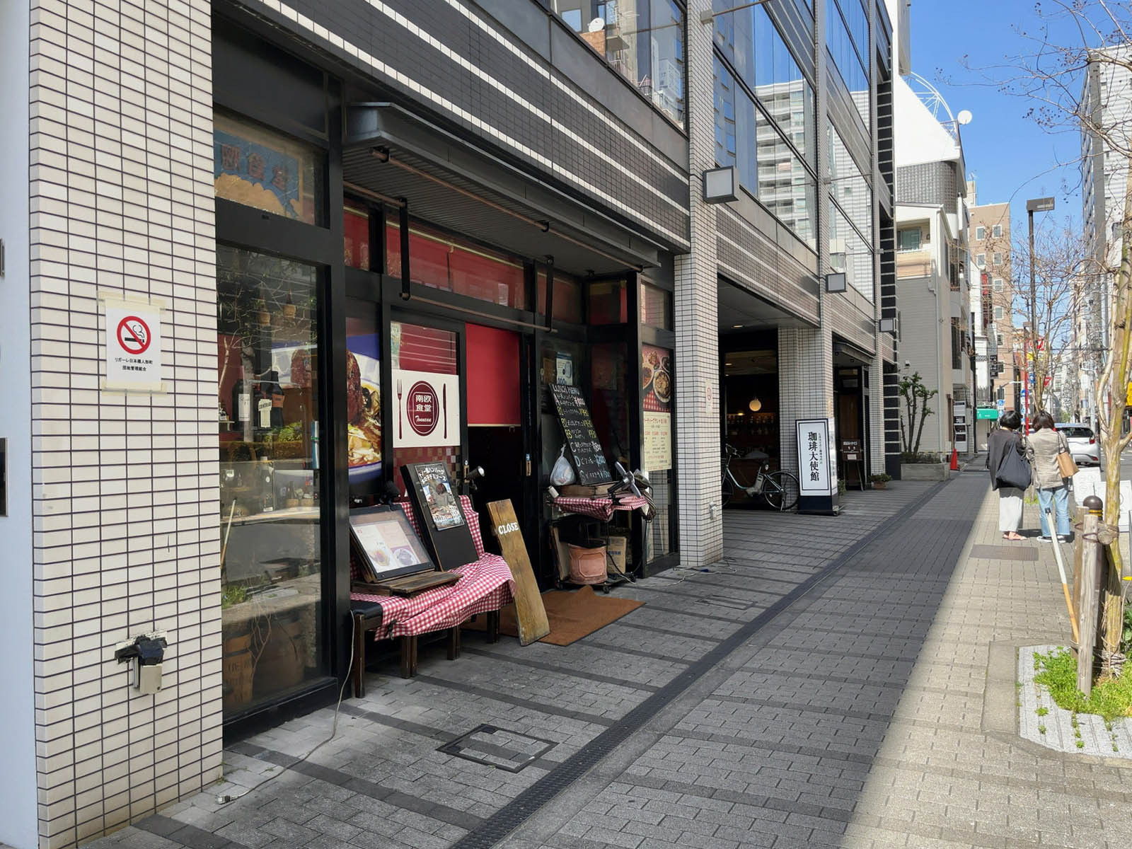 1階のテナントの様子