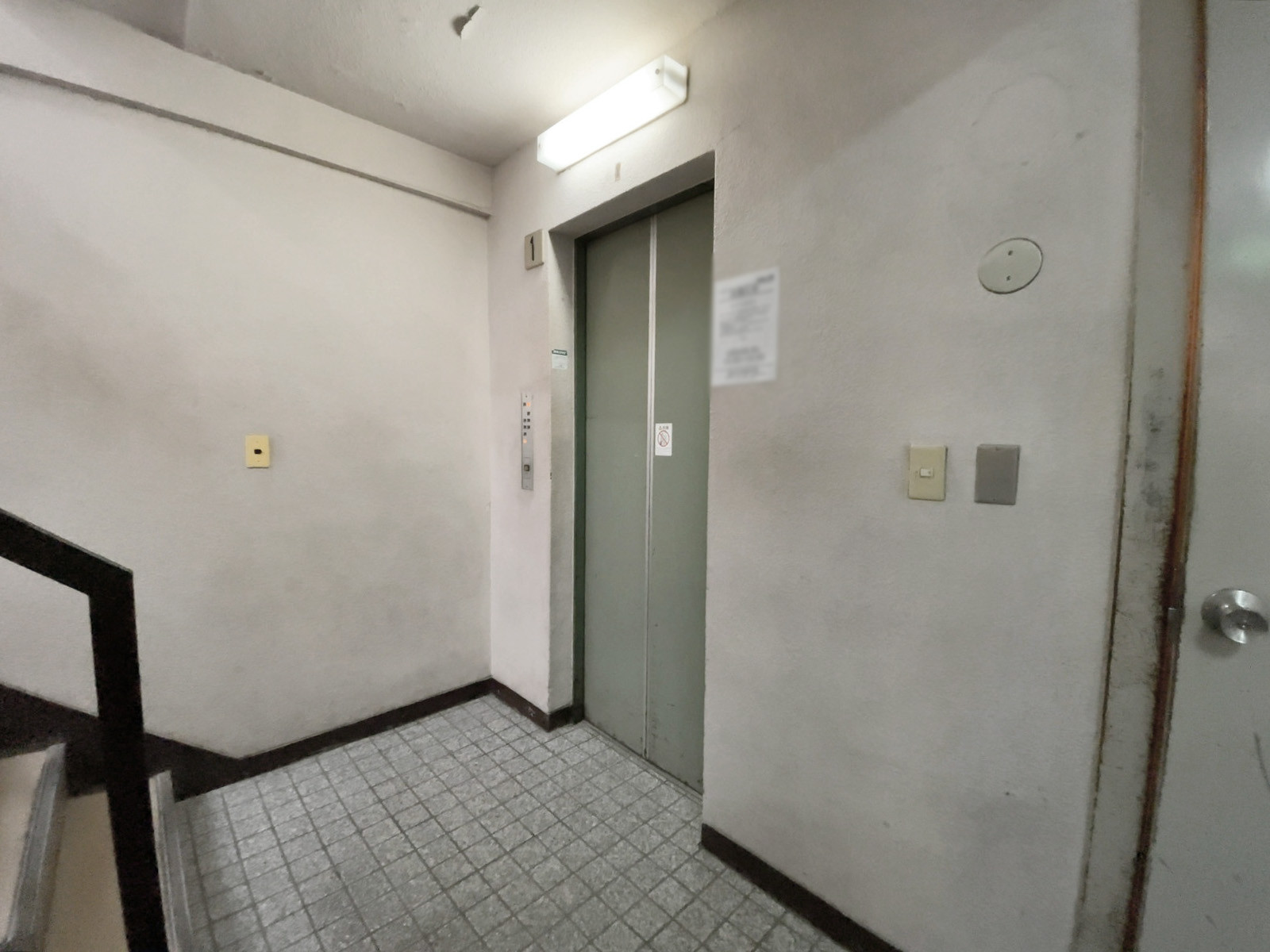 エレベーター(1基)