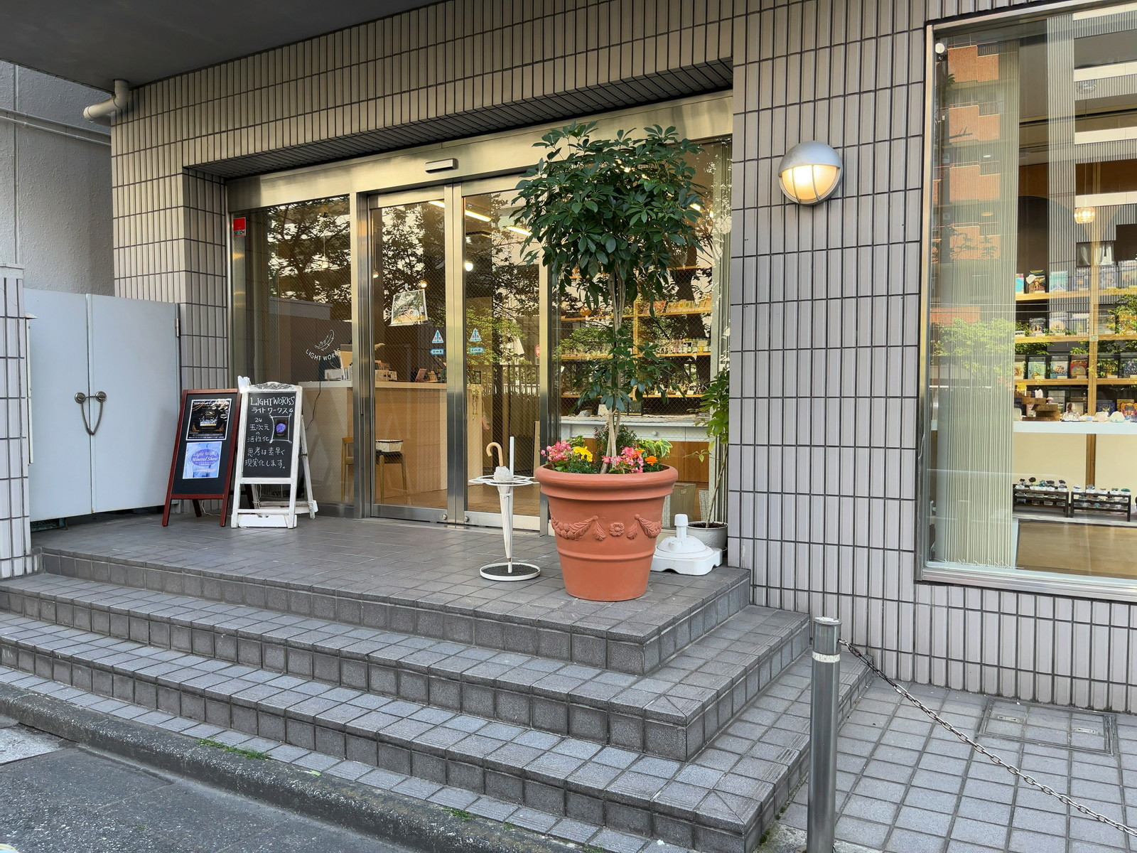1階テナントの様子