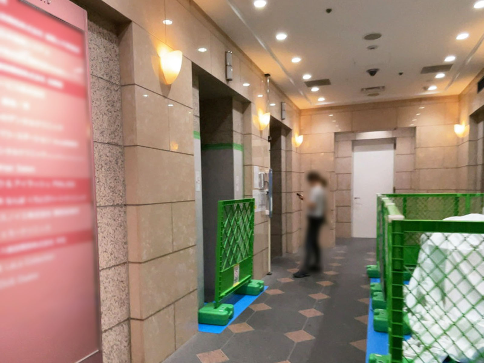 エレベーター（2基）