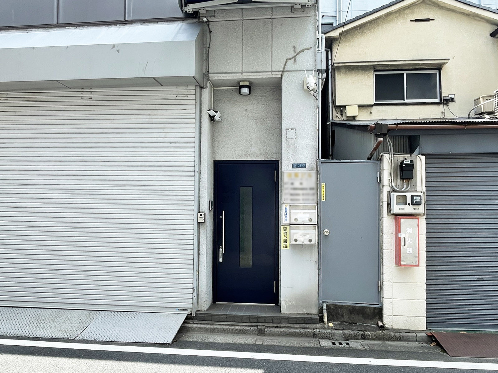 オフィスビル出入口