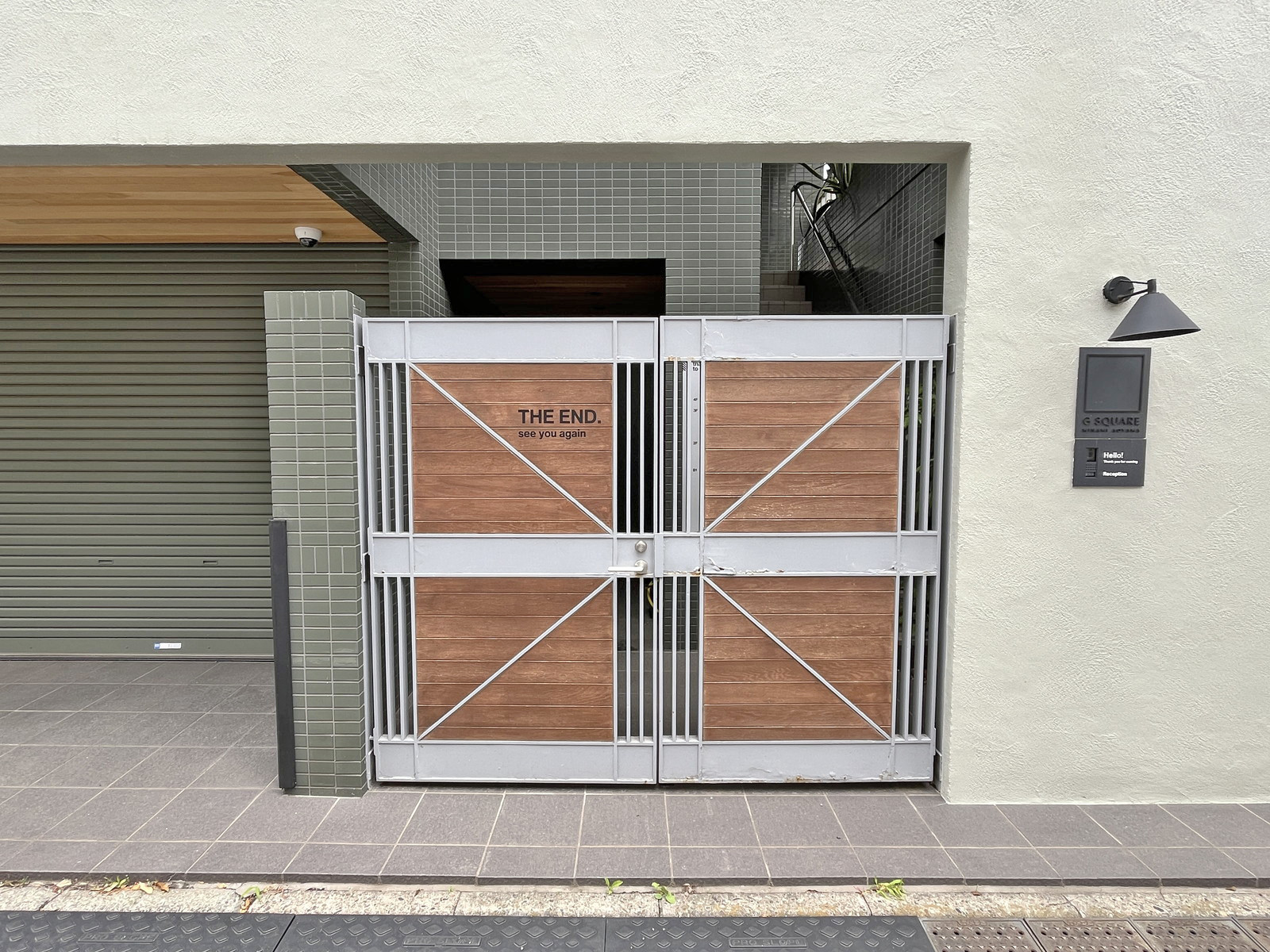 オフィス出入口