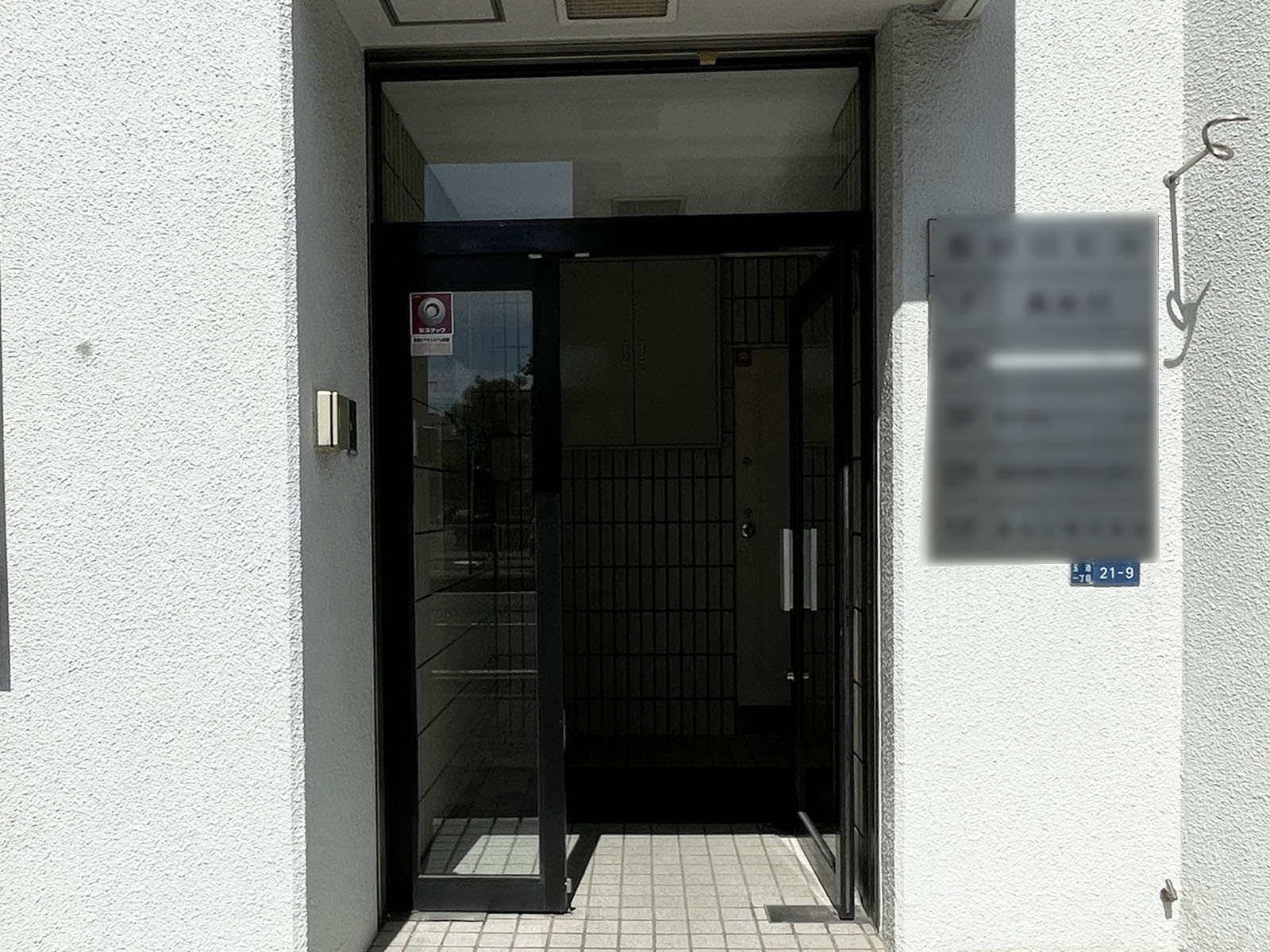 オフィスビル出入口