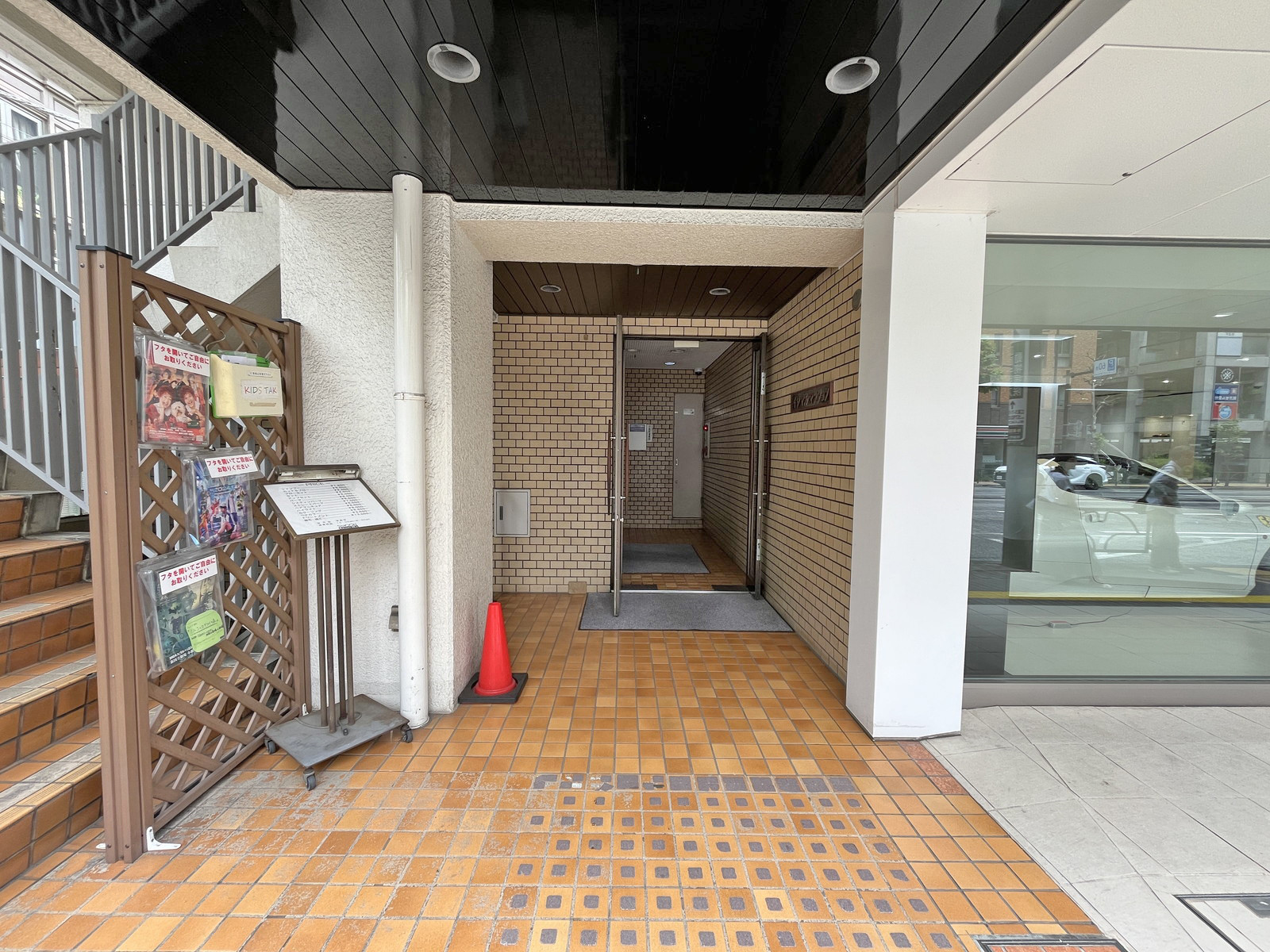 建物出入口