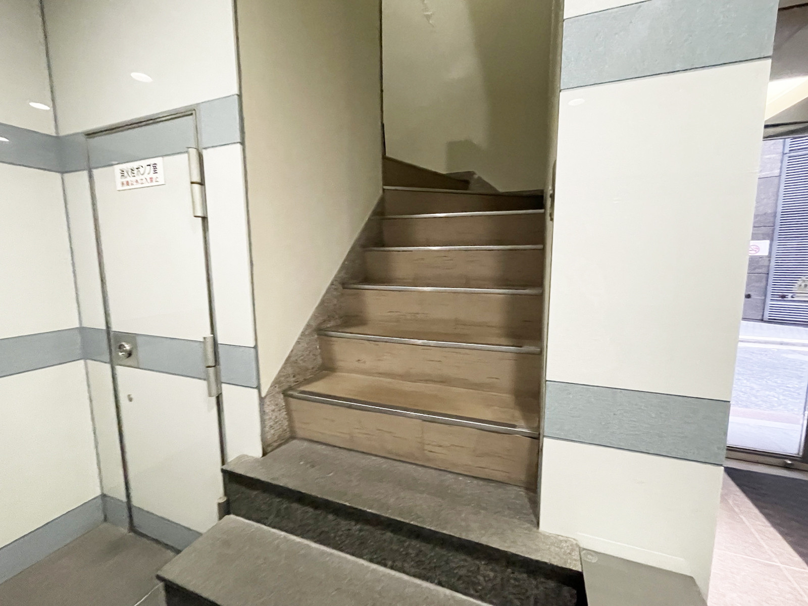 内階段