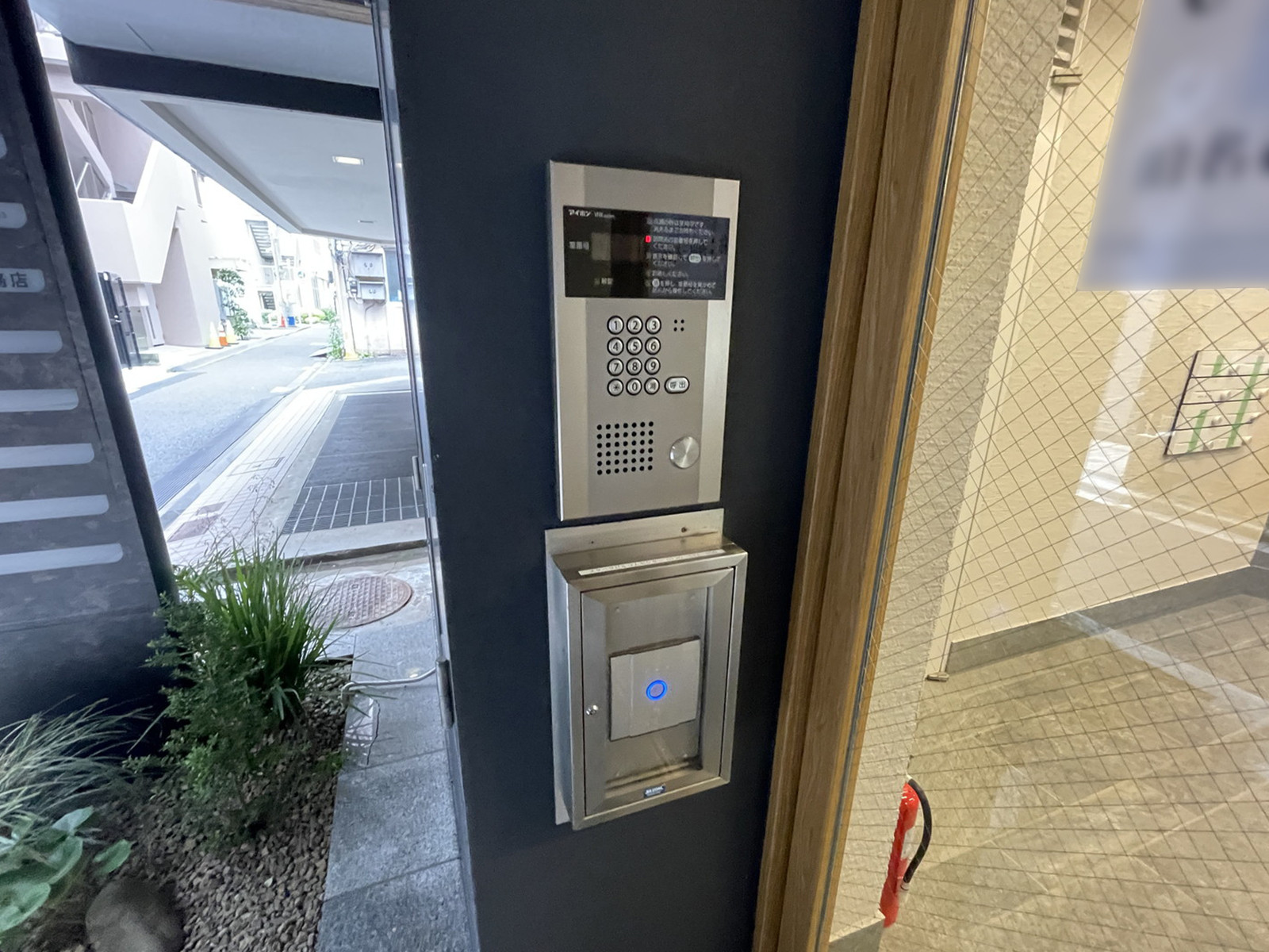 インターホン