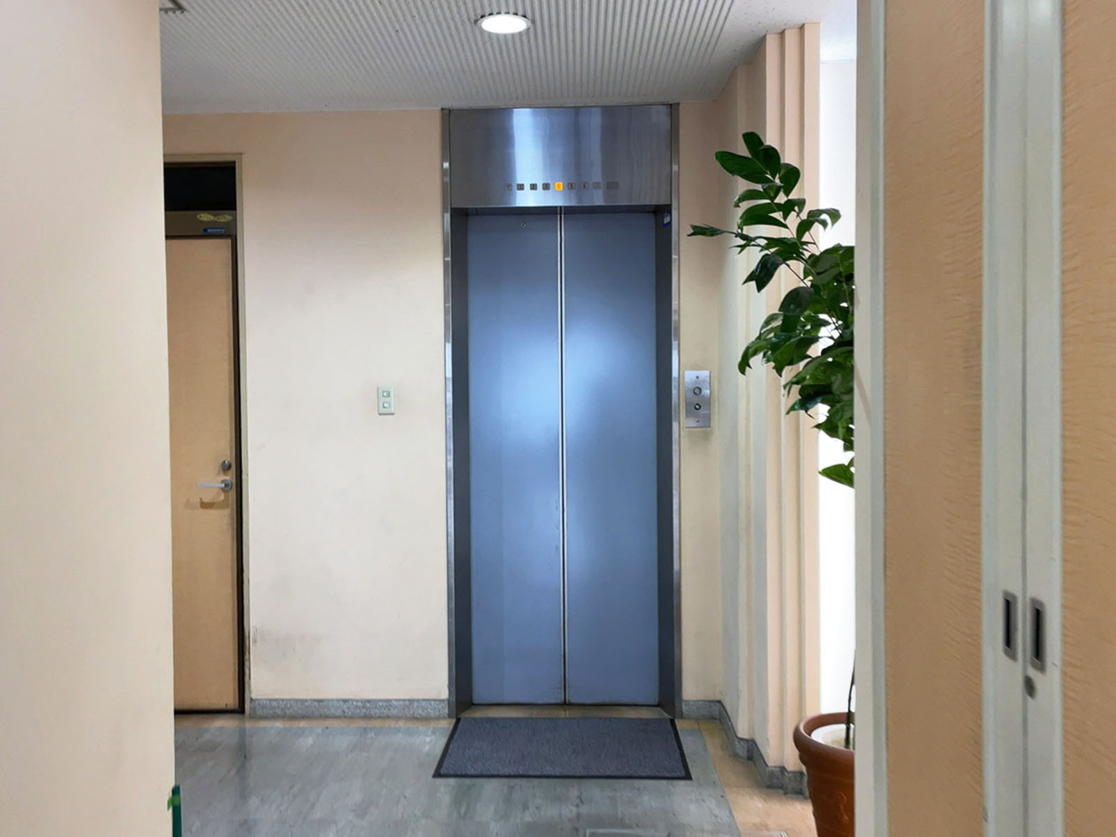 エレベーター