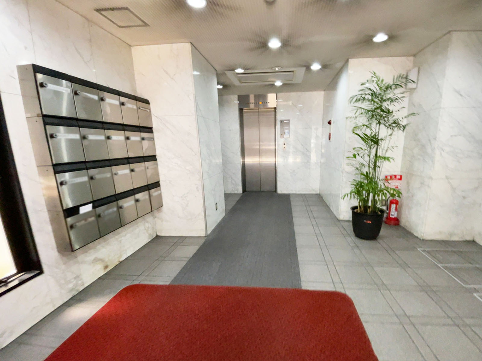 エントランス