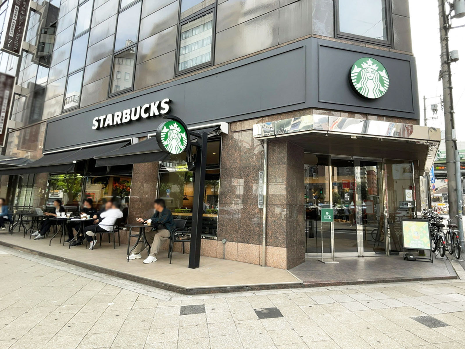 1階のスターバックス コーヒー 四ツ橋店