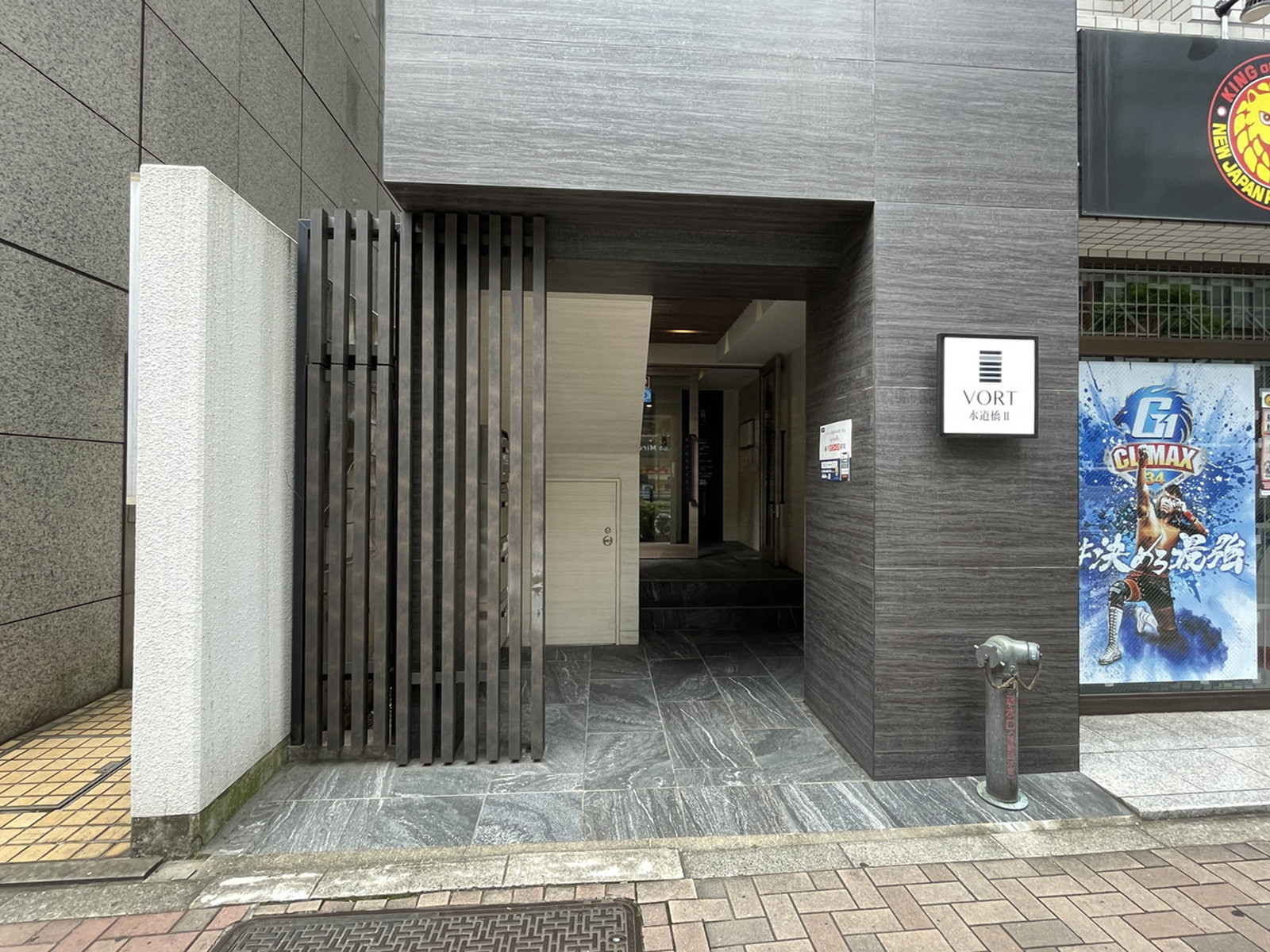 オフィスビル出入口