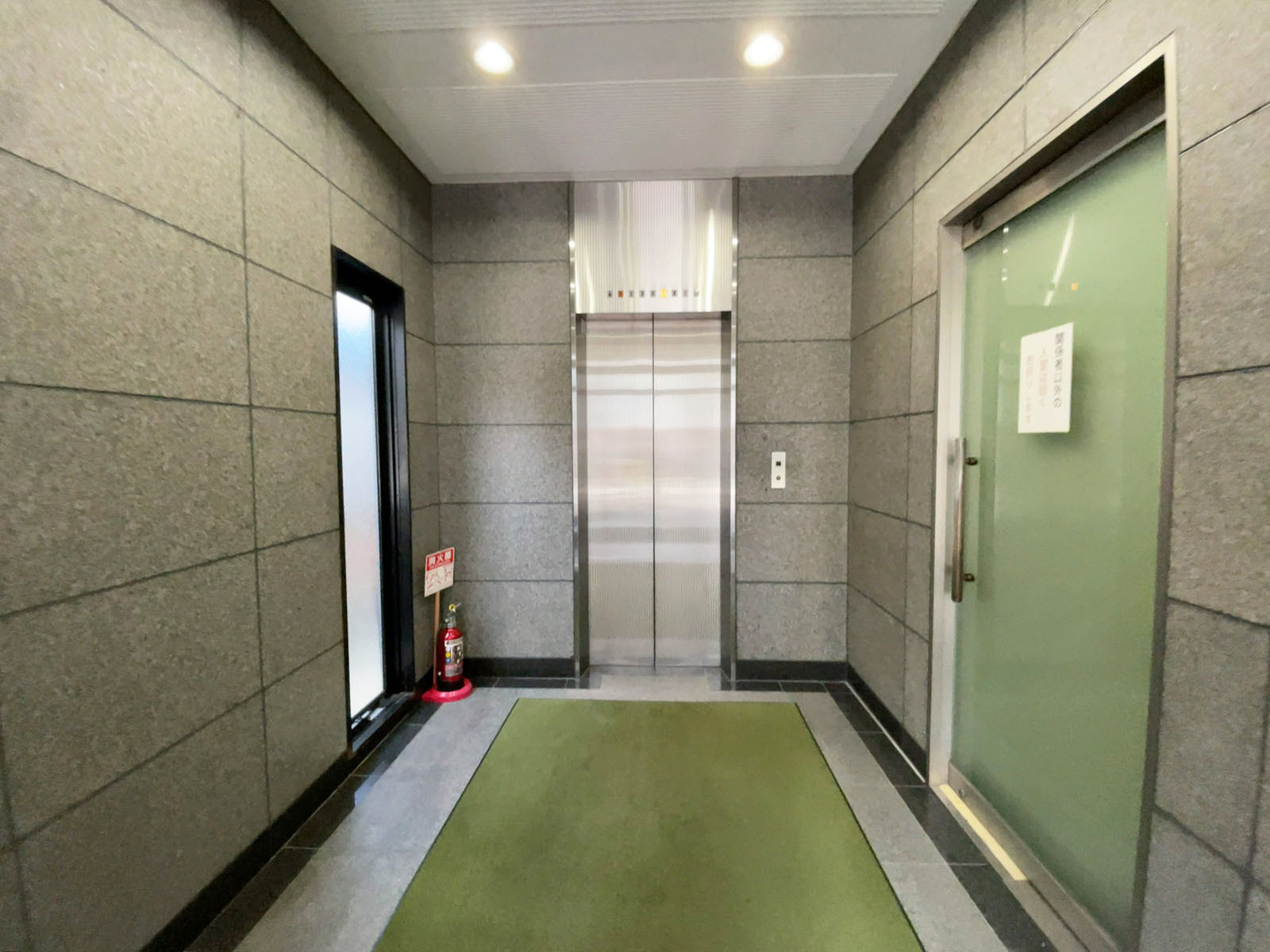 エントランス