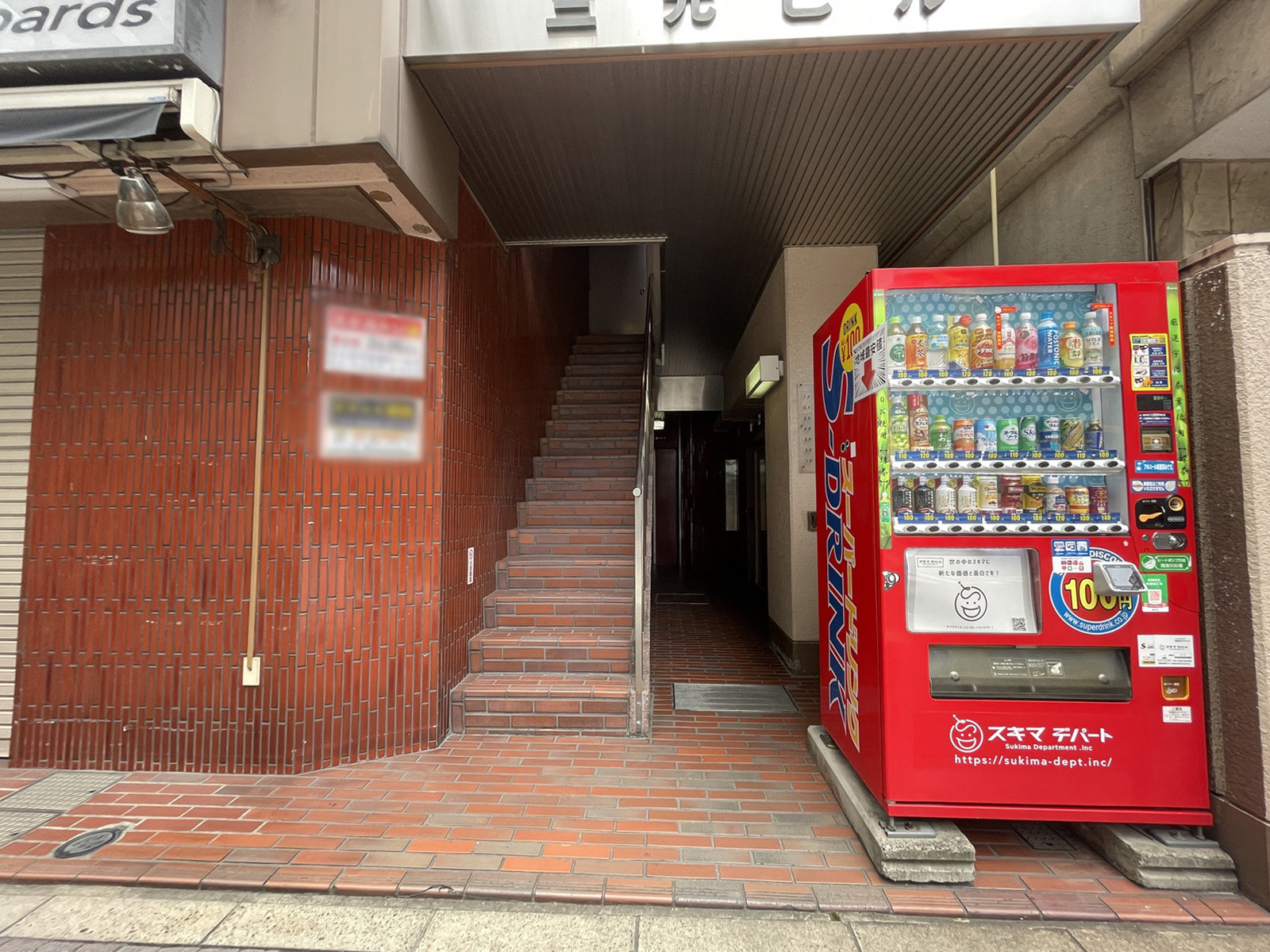 オフィスビル出入口