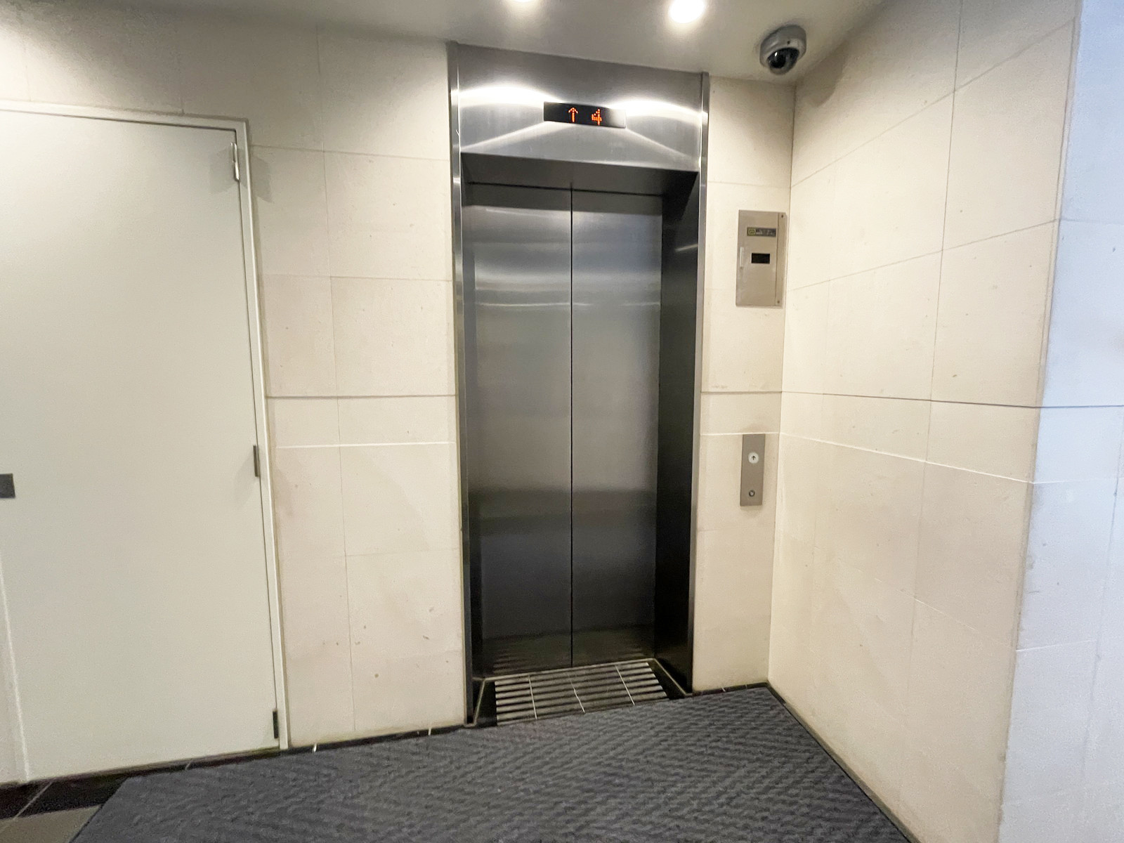 エレベーター（1基）