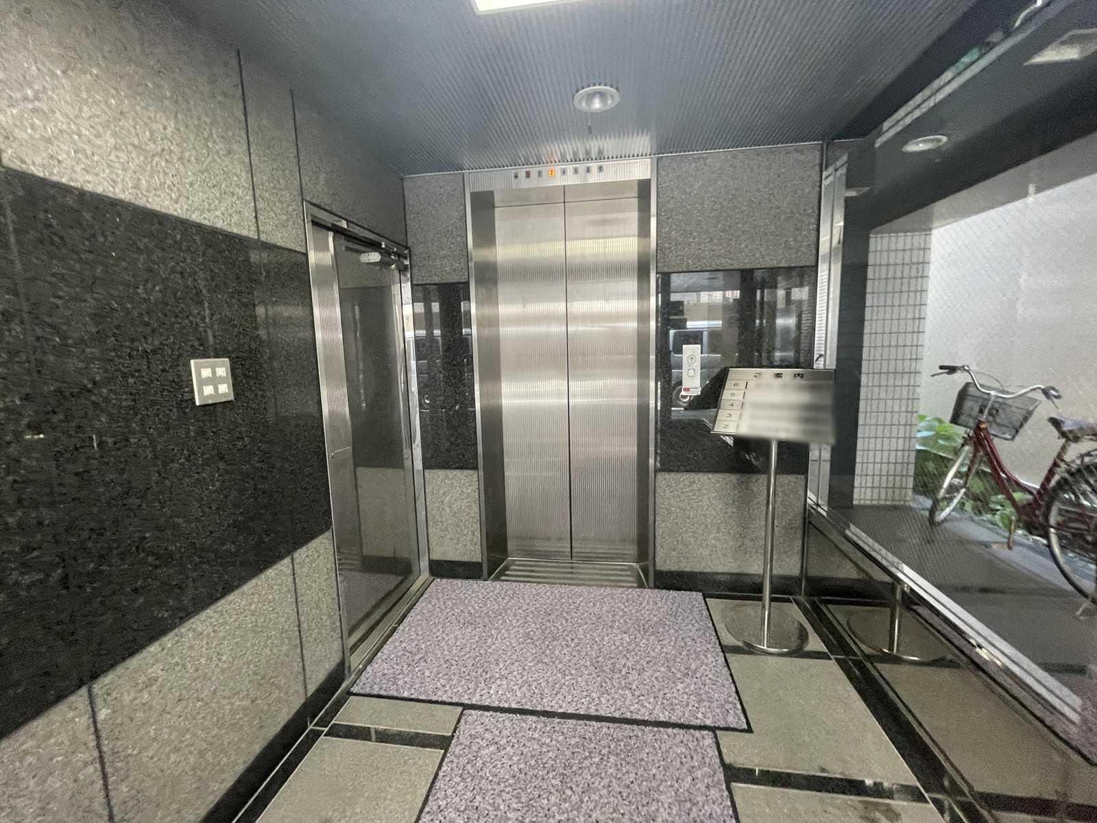 エントランス