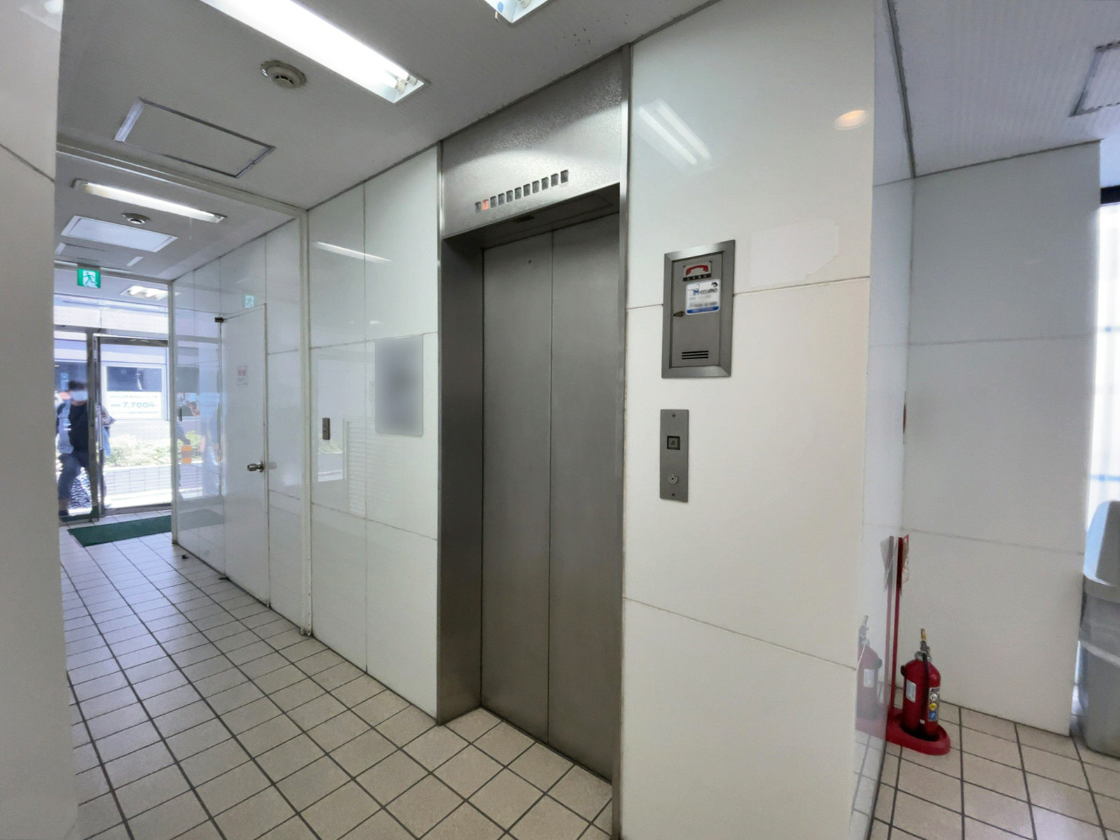 エレベーター(1基)