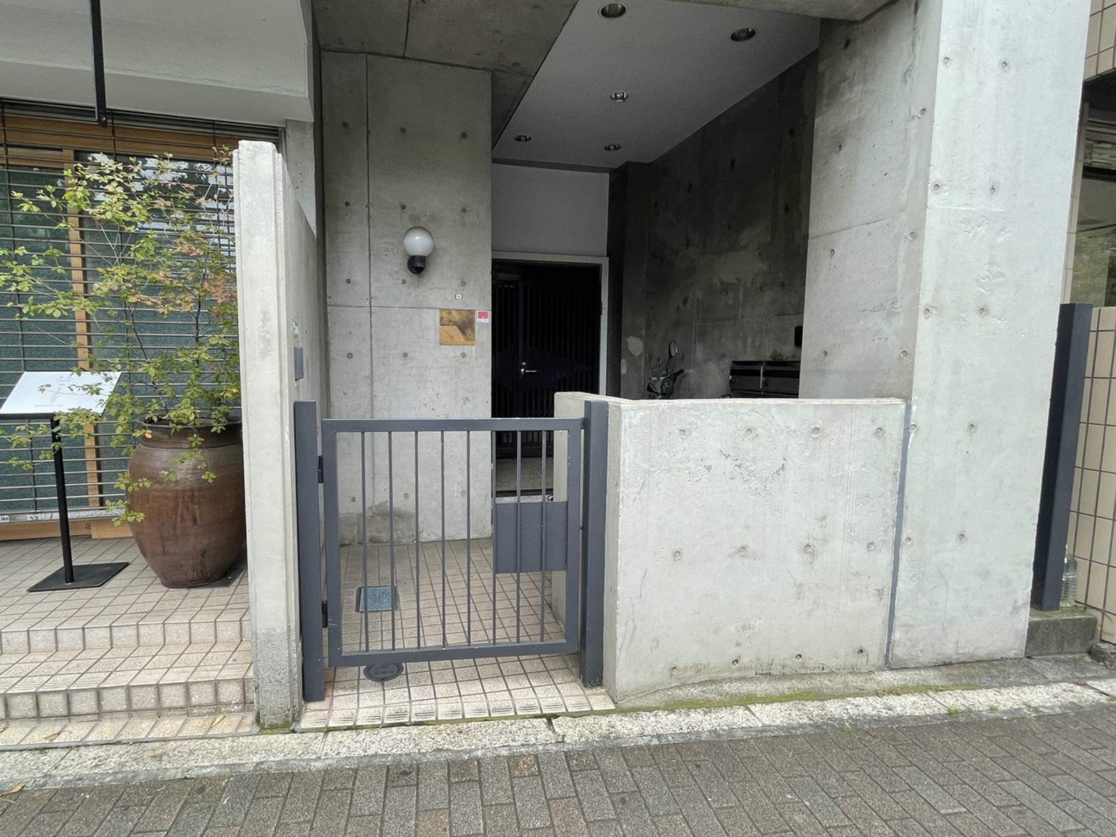 物件出入口