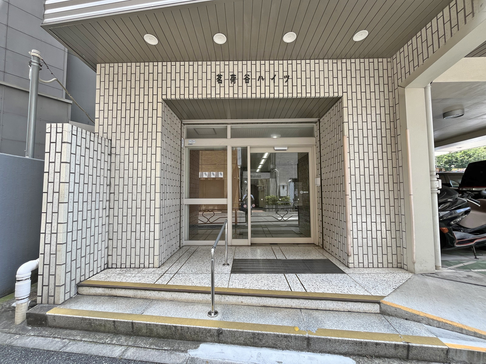 建物出入口