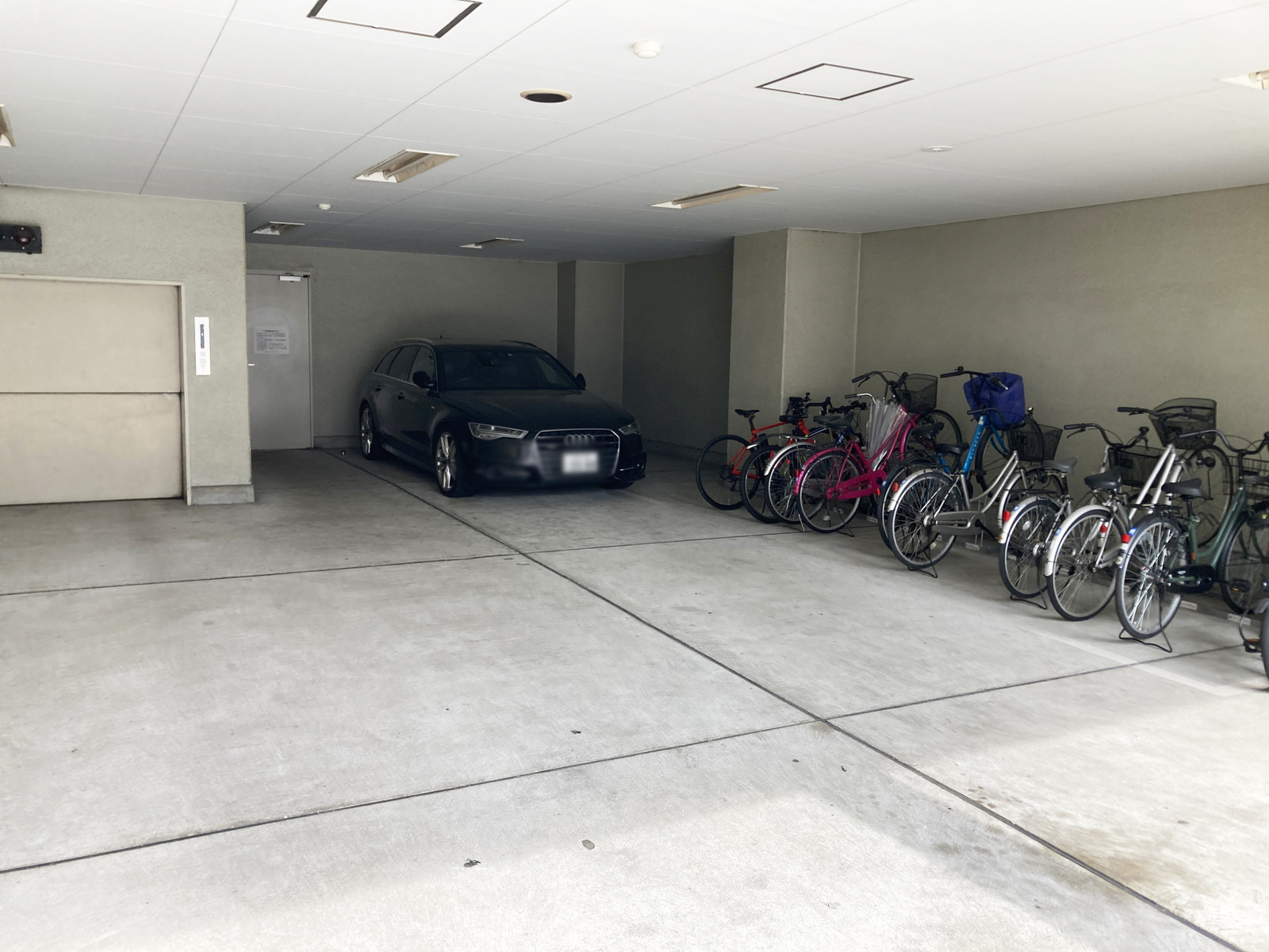 駐車場・駐輪場