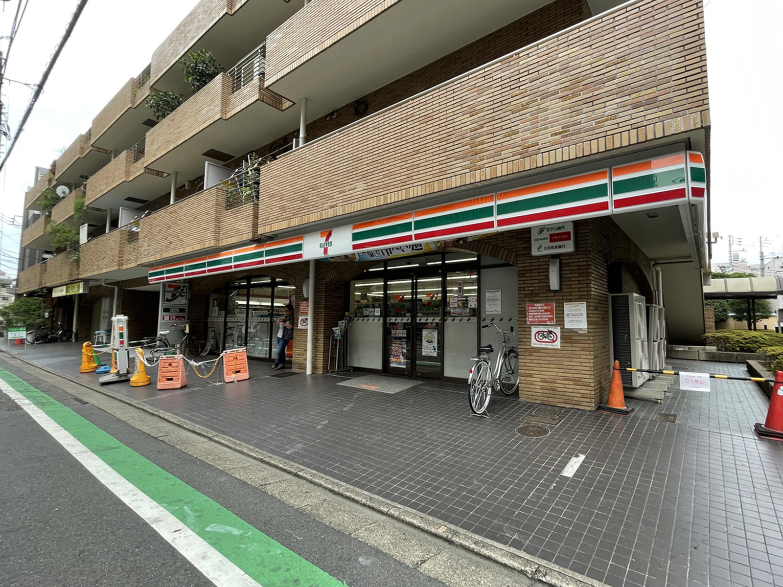 1階のセブンイレブン上目黒3丁目店