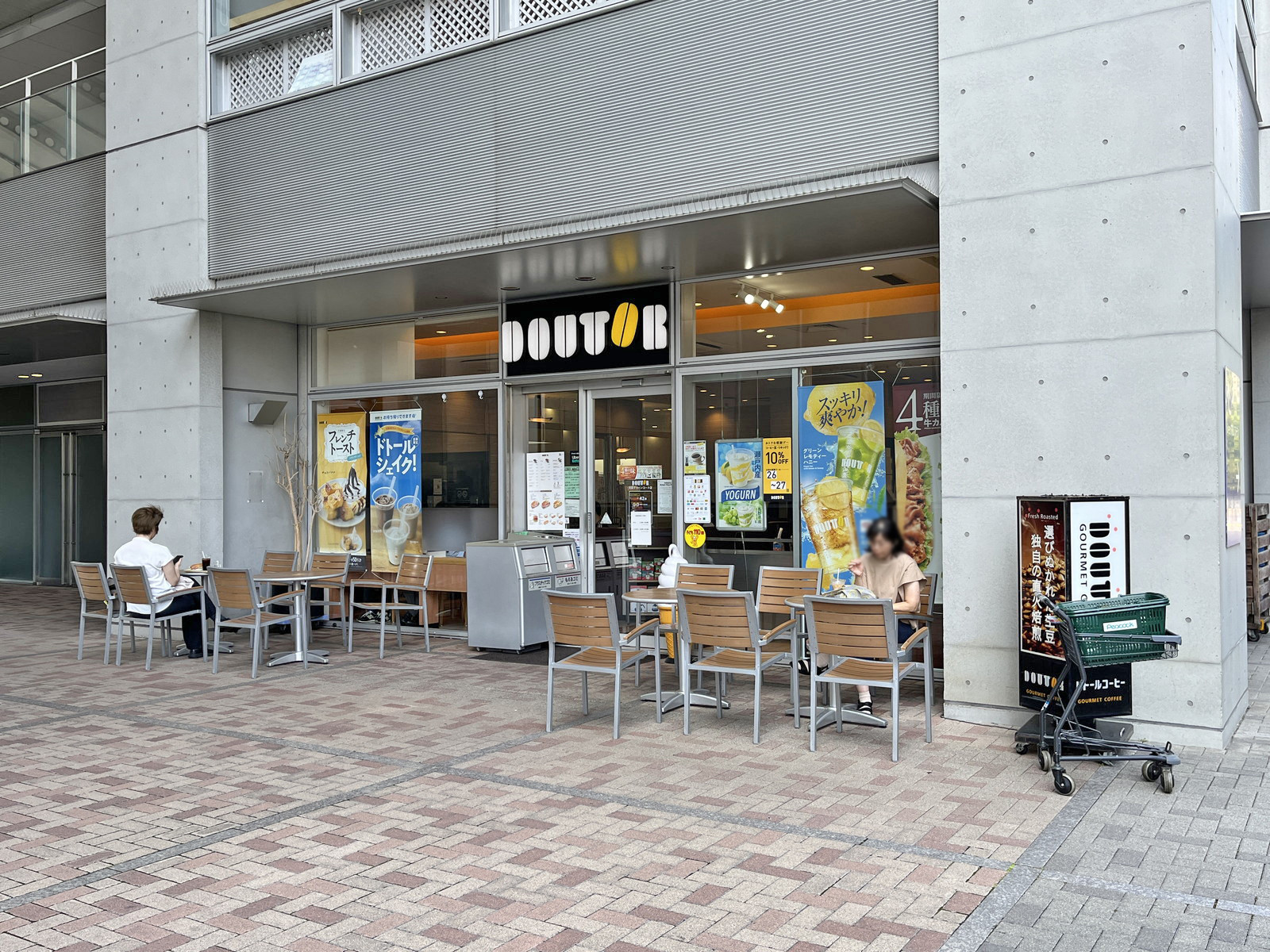 1階のドトール文京グリーンコート店