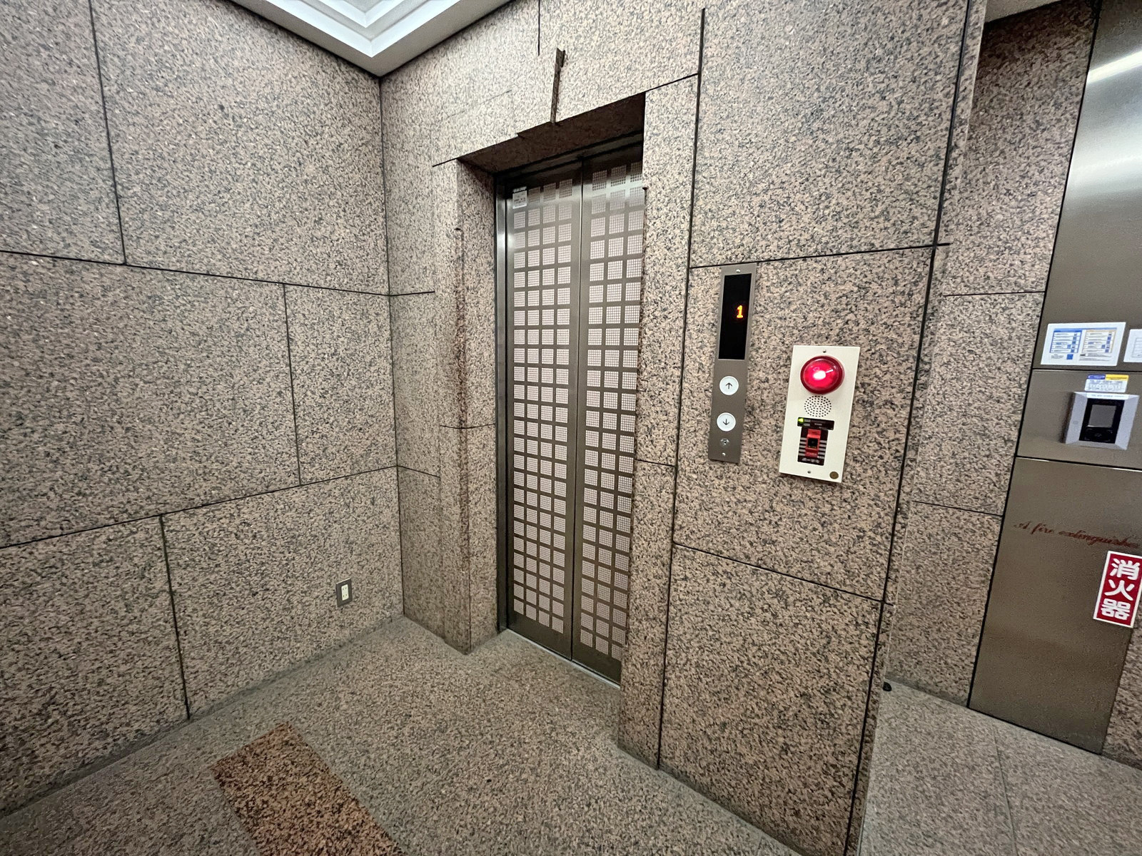エレベーター