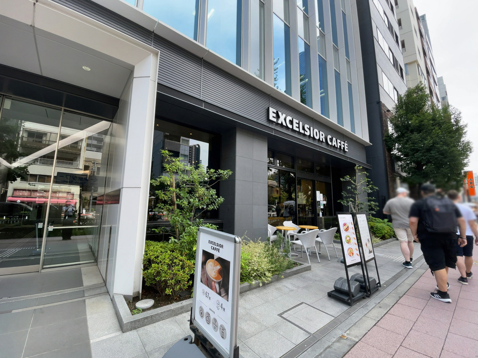 1階のエクセルシオール カフェ 神谷町店