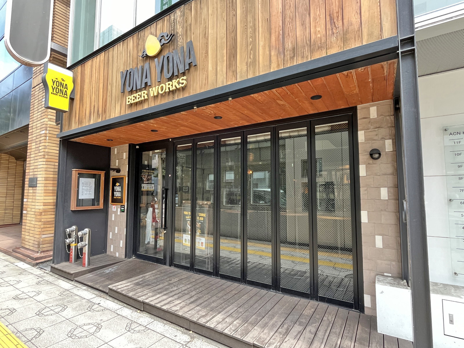 1階の飲食店