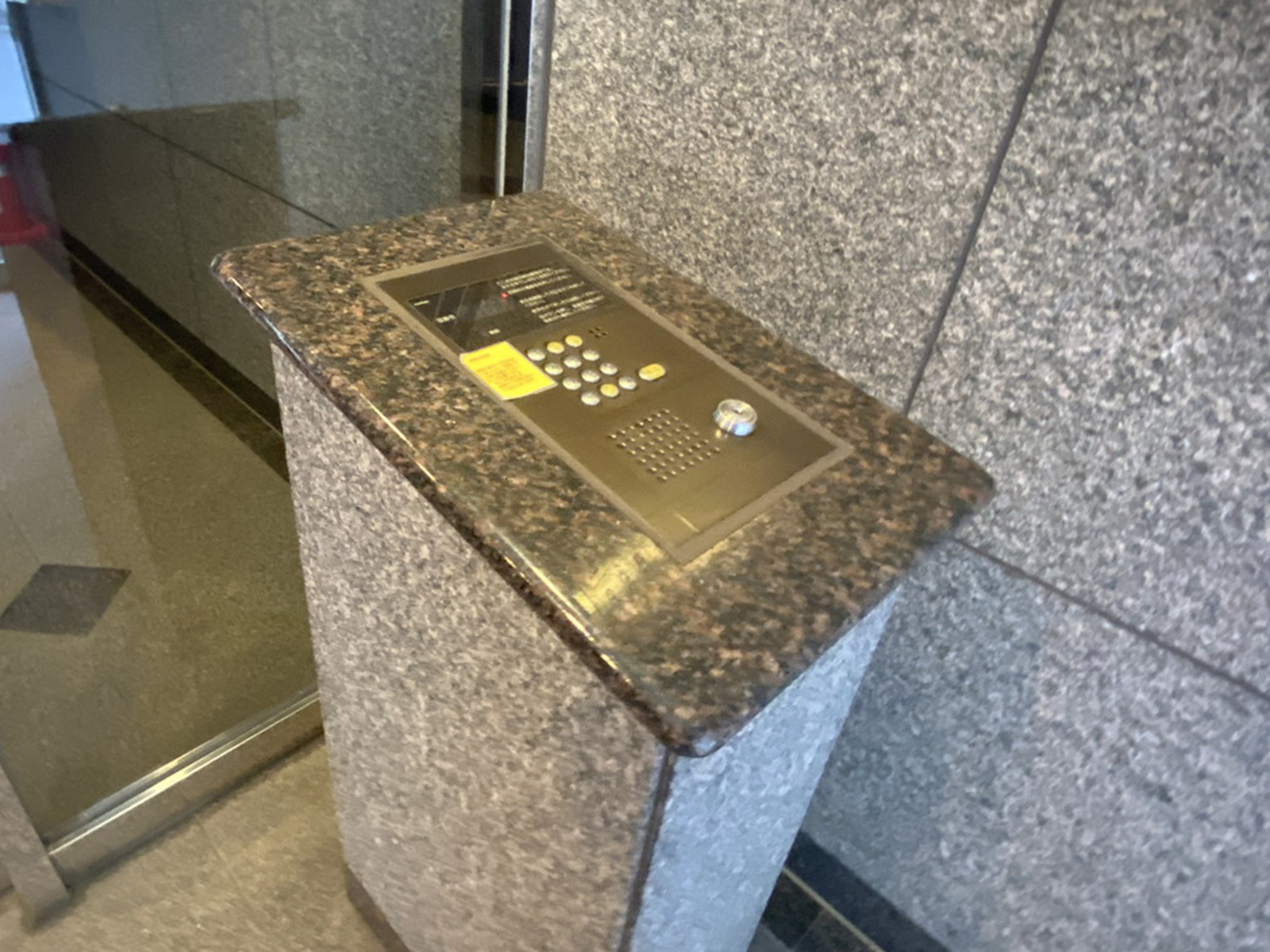 インターホン