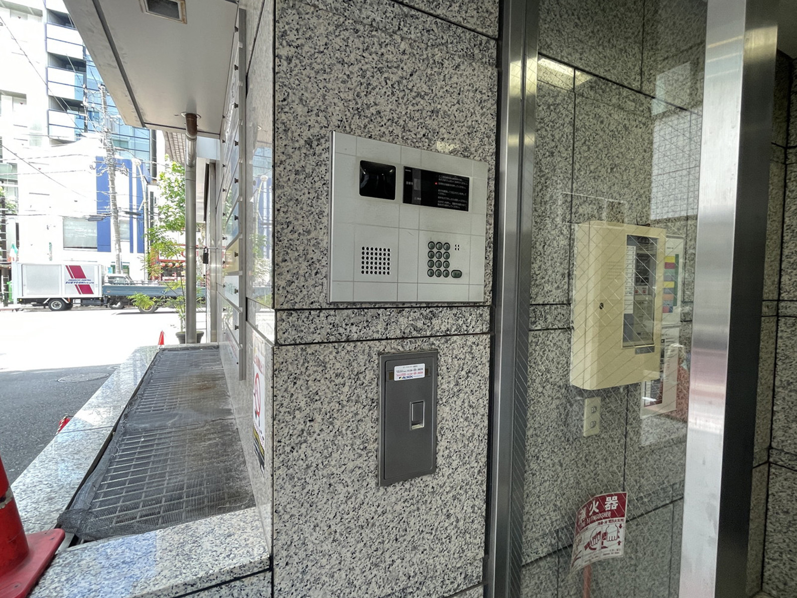 インターホン