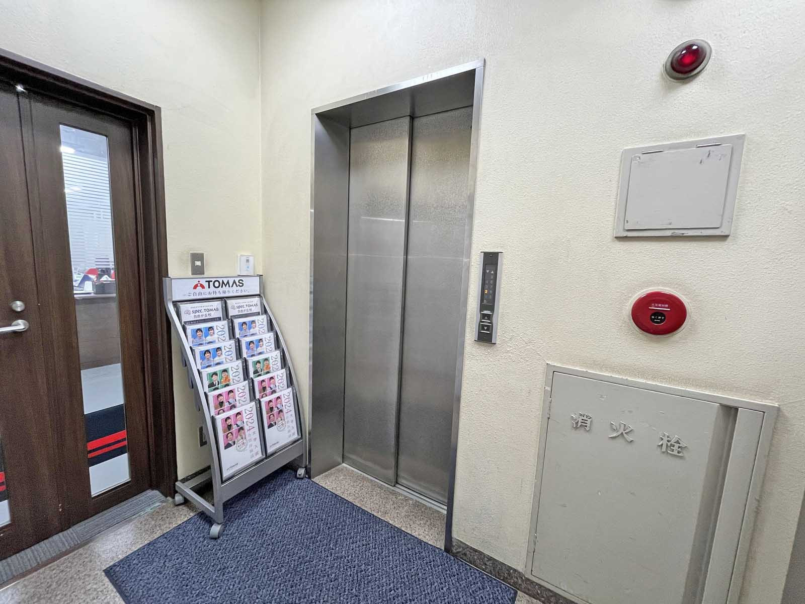 エレベーター（1基）