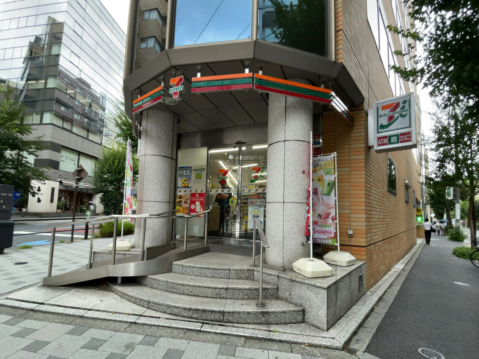 1階のセブンイレブン 千代田一番町店