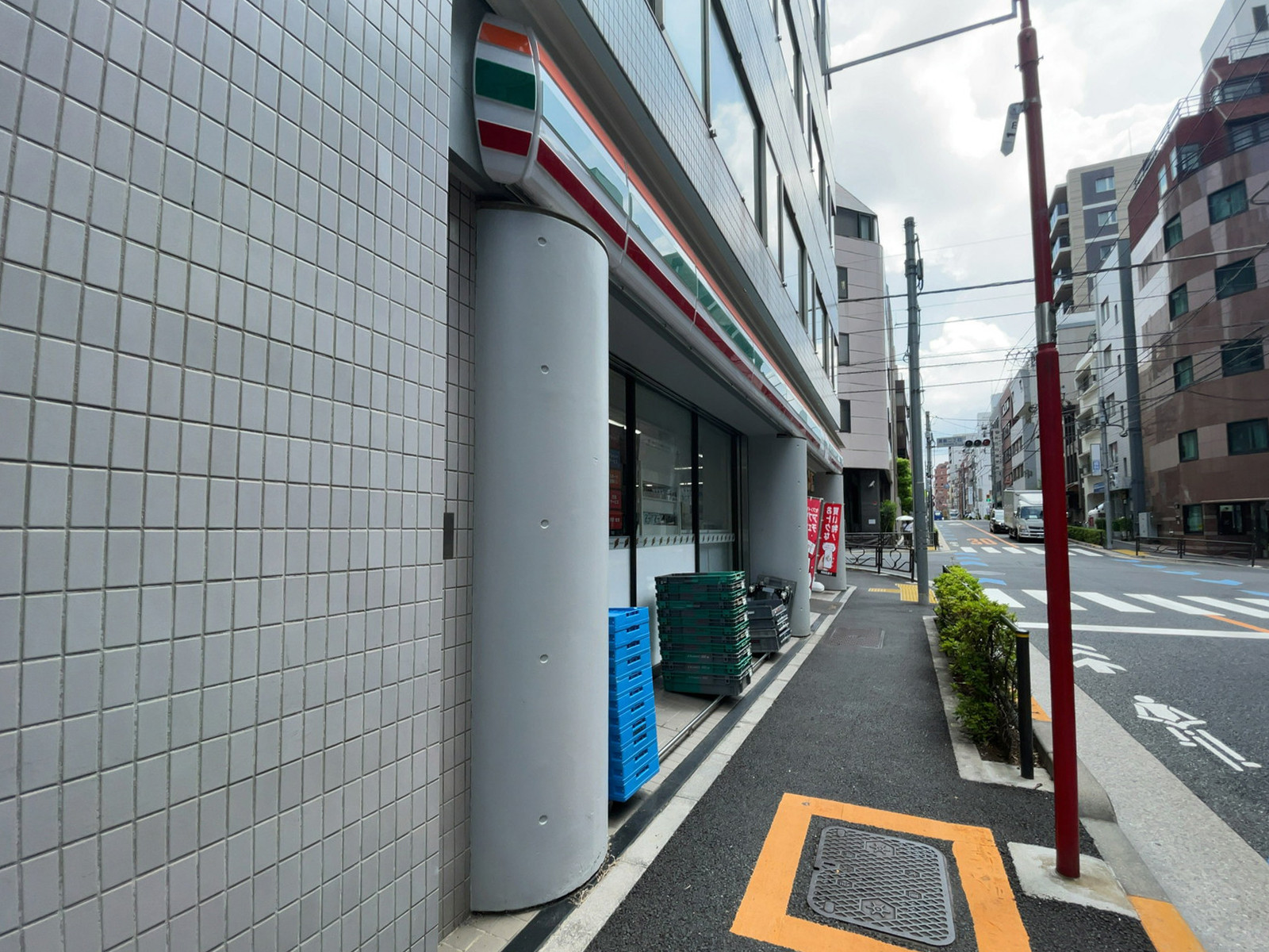 1階のセブンイレブン 本郷店
